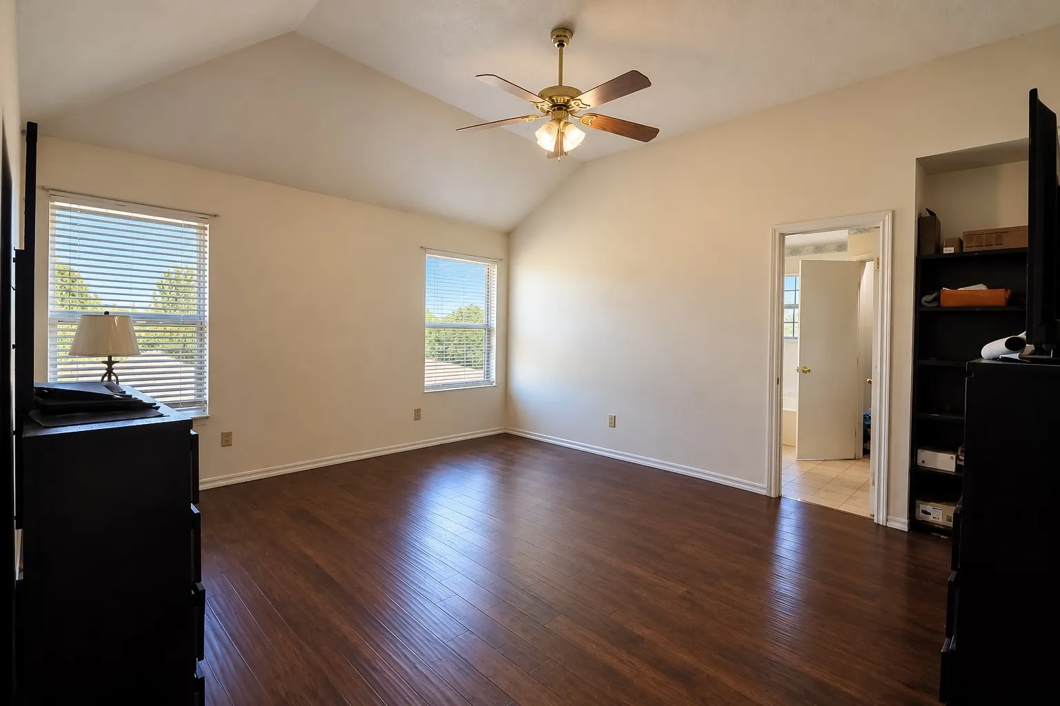 Single Family Residence For Sale in Mc Lennan County , 203 Knight Lane, Waco, Texas 76705, 4 Bedroom, 2 Bathroom, Garage spaces, 1,790 Sqft, built in 2005, mls#21385224, Real Estate Agent in Waco, Homes For Sale in Mc Lennan county, Homes For Sale in Waco, Realtor in Waco Texas, Real Estate Brokerage Independent Realty Texas, Luminita Cordes Realtor