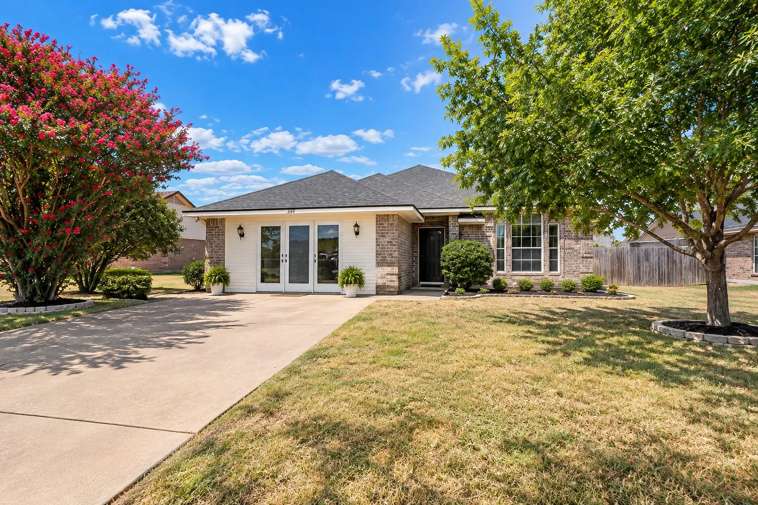 Single Family Residence For Sale in Mc Lennan County , 203 Knight Lane, Waco, Texas 76705, 4 Bedroom, 2 Bathroom, Garage spaces, 1,790 Sqft, built in 2005, mls#21385224, Real Estate Agent in Waco, Homes For Sale in Mc Lennan county, Homes For Sale in Waco, Realtor in Waco Texas, Real Estate Brokerage Independent Realty Texas, Luminita Cordes Realtor