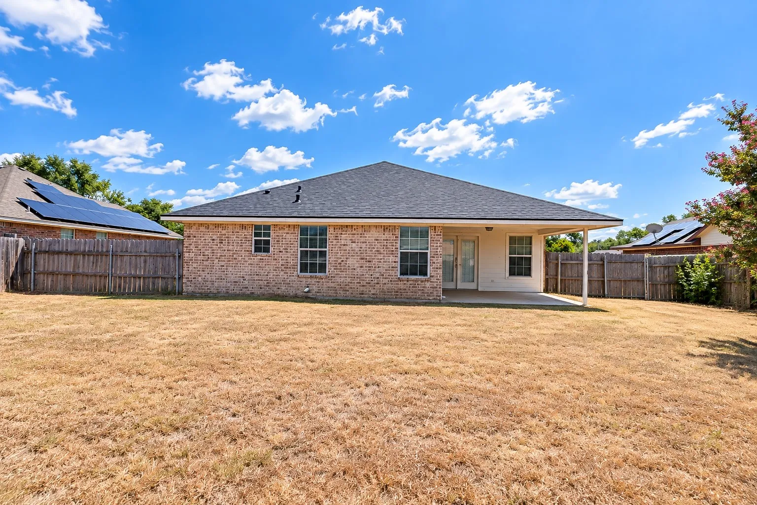 Single Family Residence For Sale in Mc Lennan County , 203 Knight Lane, Waco, Texas 76705, 4 Bedroom, 2 Bathroom, Garage spaces, 1,790 Sqft, built in 2005, mls#21385224, Real Estate Agent in Waco, Homes For Sale in Mc Lennan county, Homes For Sale in Waco, Realtor in Waco Texas, Real Estate Brokerage Independent Realty Texas, Luminita Cordes Realtor