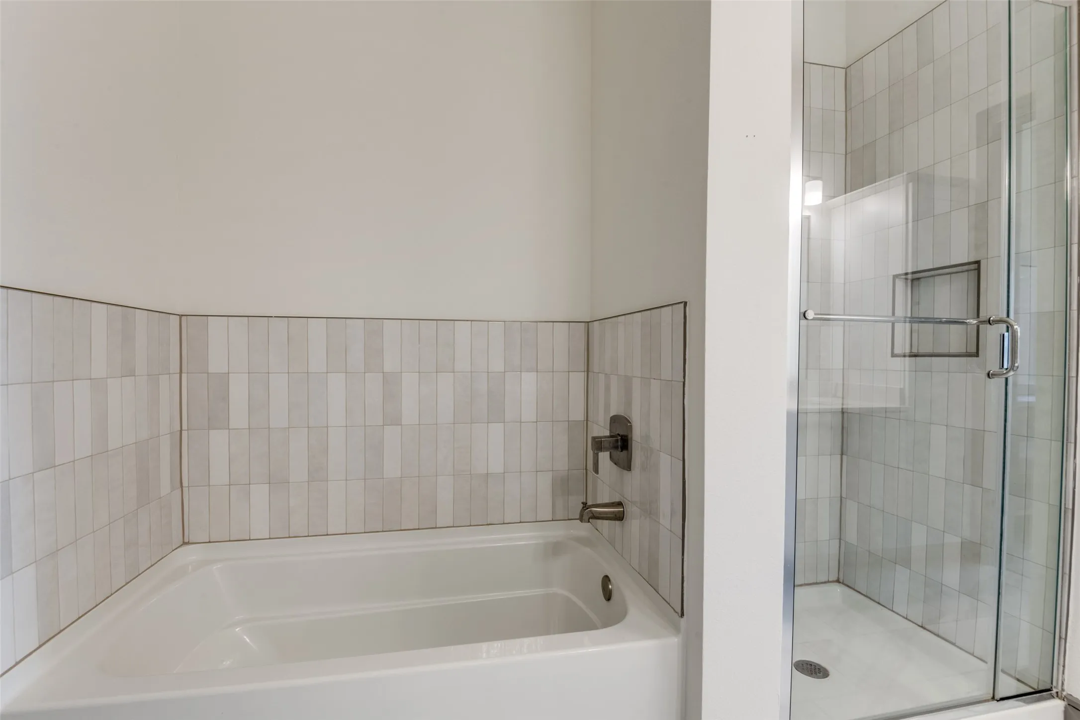 Condominium For Rent in Denton County , 2700 Old Denton Road 3354, Carrollton, Texas 75007, 2 Bedroom, 2 Bathroom, 2 Garage spaces, 1,250 Sqft, built in 2022, mls#21379540, Real Estate Agent in Carrollton, Homes For Rent in Denton county, Homes For Rent in Carrollton, Realtor in Carrollton Texas, Real Estate Brokerage Independent Realty Texas, Luminita Cordes Realtor