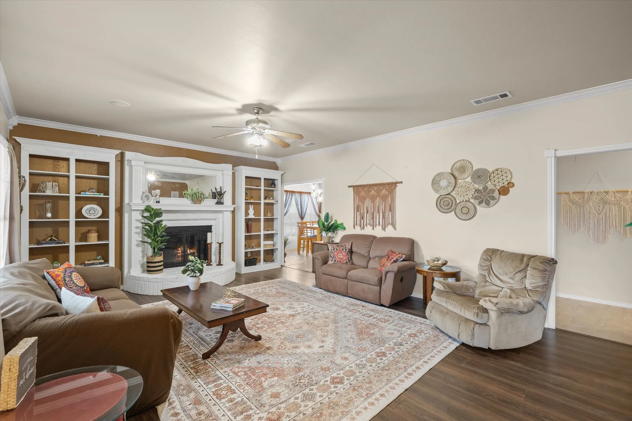 Single Family Residence For Sale in Van Zandt County , 311 Fm 1651, Canton, Texas 75103, 5 Bedroom, 4 Bathroom, Garage spaces, 3,065 Sqft, built in 1992, mls#21385292, Real Estate Agent in Canton, Homes For Sale in Van Zandt county, Homes For Sale in Canton, Realtor in Canton Texas, Real Estate Brokerage Independent Realty Texas, Luminita Cordes Realtor