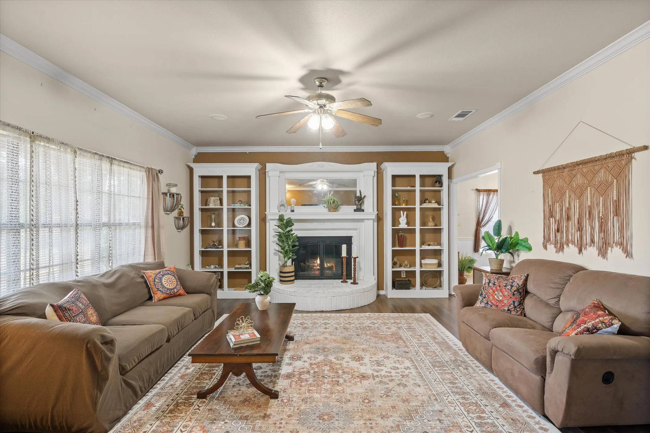 Single Family Residence For Sale in Van Zandt County , 311 Fm 1651, Canton, Texas 75103, 5 Bedroom, 4 Bathroom, Garage spaces, 3,065 Sqft, built in 1992, mls#21385292, Real Estate Agent in Canton, Homes For Sale in Van Zandt county, Homes For Sale in Canton, Realtor in Canton Texas, Real Estate Brokerage Independent Realty Texas, Luminita Cordes Realtor