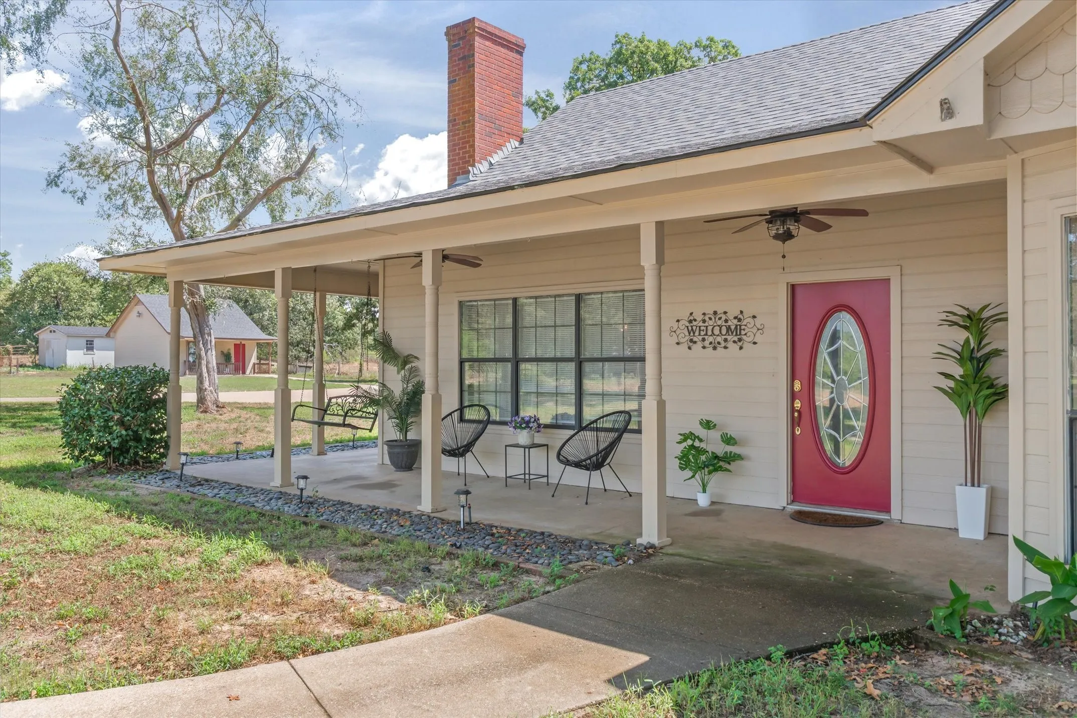 Single Family Residence For Sale in Van Zandt County , 311 Fm 1651, Canton, Texas 75103, 5 Bedroom, 4 Bathroom, Garage spaces, 3,065 Sqft, built in 1992, mls#21385292, Real Estate Agent in Canton, Homes For Sale in Van Zandt county, Homes For Sale in Canton, Realtor in Canton Texas, Real Estate Brokerage Independent Realty Texas, Luminita Cordes Realtor