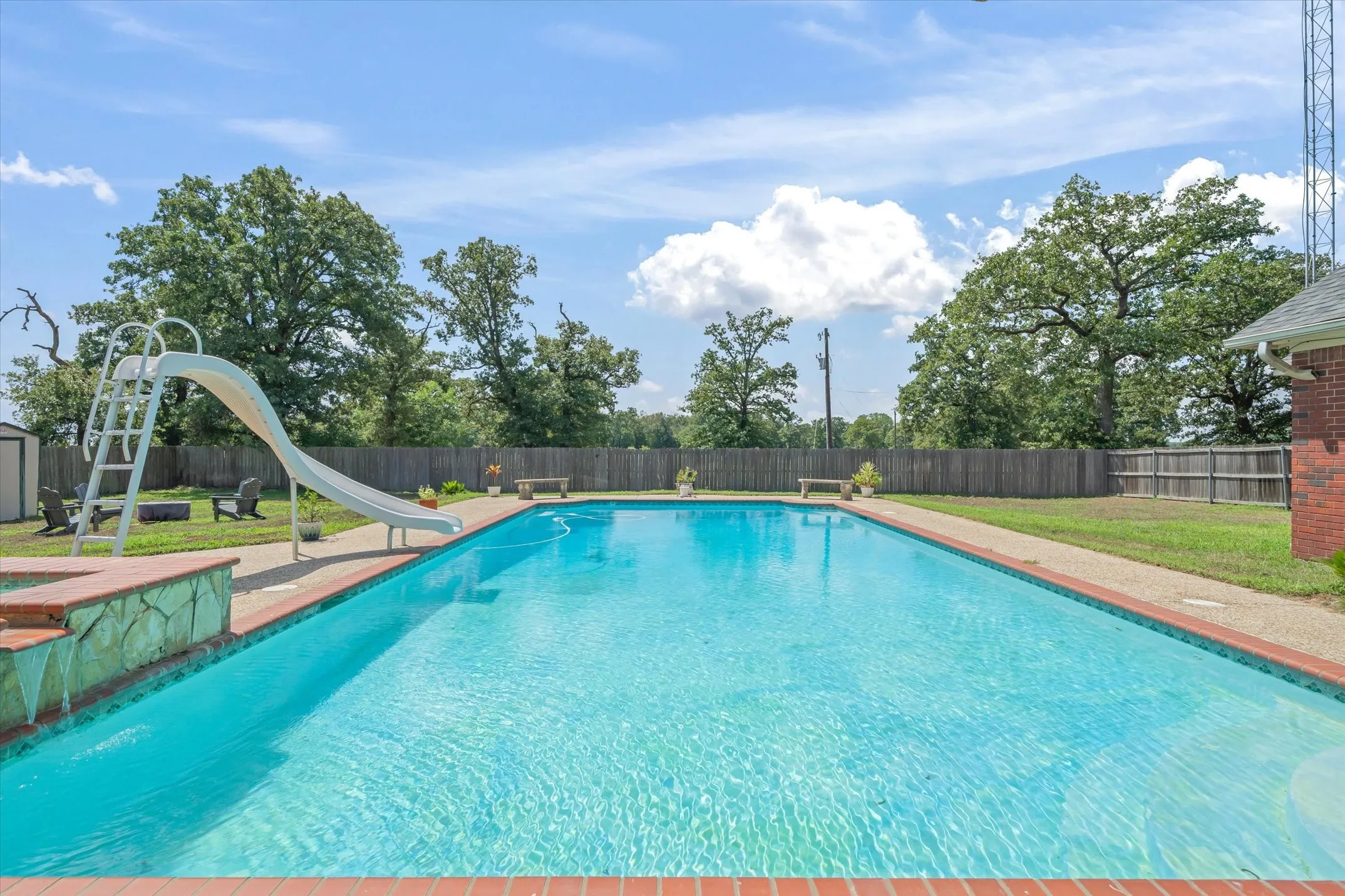 Single Family Residence For Sale in Van Zandt County , 311 Fm 1651, Canton, Texas 75103, 5 Bedroom, 4 Bathroom, Garage spaces, 3,065 Sqft, built in 1992, mls#21385292, Real Estate Agent in Canton, Homes For Sale in Van Zandt county, Homes For Sale in Canton, Realtor in Canton Texas, Real Estate Brokerage Independent Realty Texas, Luminita Cordes Realtor
