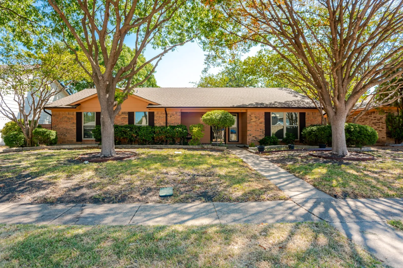 Single Family Residence For Sale in Dallas County , 203 Trailridge Drive, Richardson, Texas 75081, 3 Bedroom, 2 Bathroom, 2 Garage spaces, 1,936 Sqft, built in 1978, mls#21382976, Real Estate Agent in Richardson, Homes For Sale in Dallas county, Homes For Sale in Richardson, Realtor in Richardson Texas, Real Estate Brokerage Independent Realty Texas, Luminita Cordes Realtor