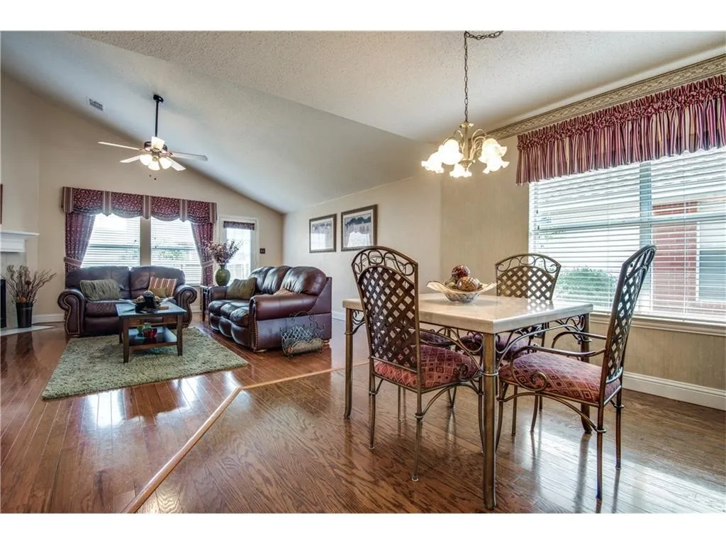 Single Family Residence For Rent in Collin County , 5116 Boxwood Lane, Mc Kinney, Texas 75070, 3 Bedroom, 2 Bathroom, 2 Garage spaces, 1,743 Sqft, built in 1999, mls#21385327, Real Estate Agent in Mc Kinney, Homes For Rent in Collin county, Homes For Rent in Mc Kinney, Realtor in Mc Kinney Texas, Real Estate Brokerage Independent Realty Texas, Luminita Cordes Realtor