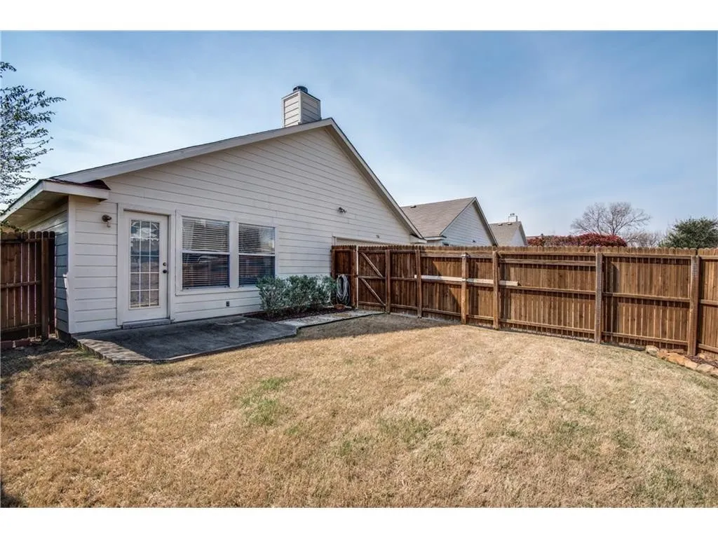 Single Family Residence For Rent in Collin County , 5116 Boxwood Lane, Mc Kinney, Texas 75070, 3 Bedroom, 2 Bathroom, 2 Garage spaces, 1,743 Sqft, built in 1999, mls#21385327, Real Estate Agent in Mc Kinney, Homes For Rent in Collin county, Homes For Rent in Mc Kinney, Realtor in Mc Kinney Texas, Real Estate Brokerage Independent Realty Texas, Luminita Cordes Realtor