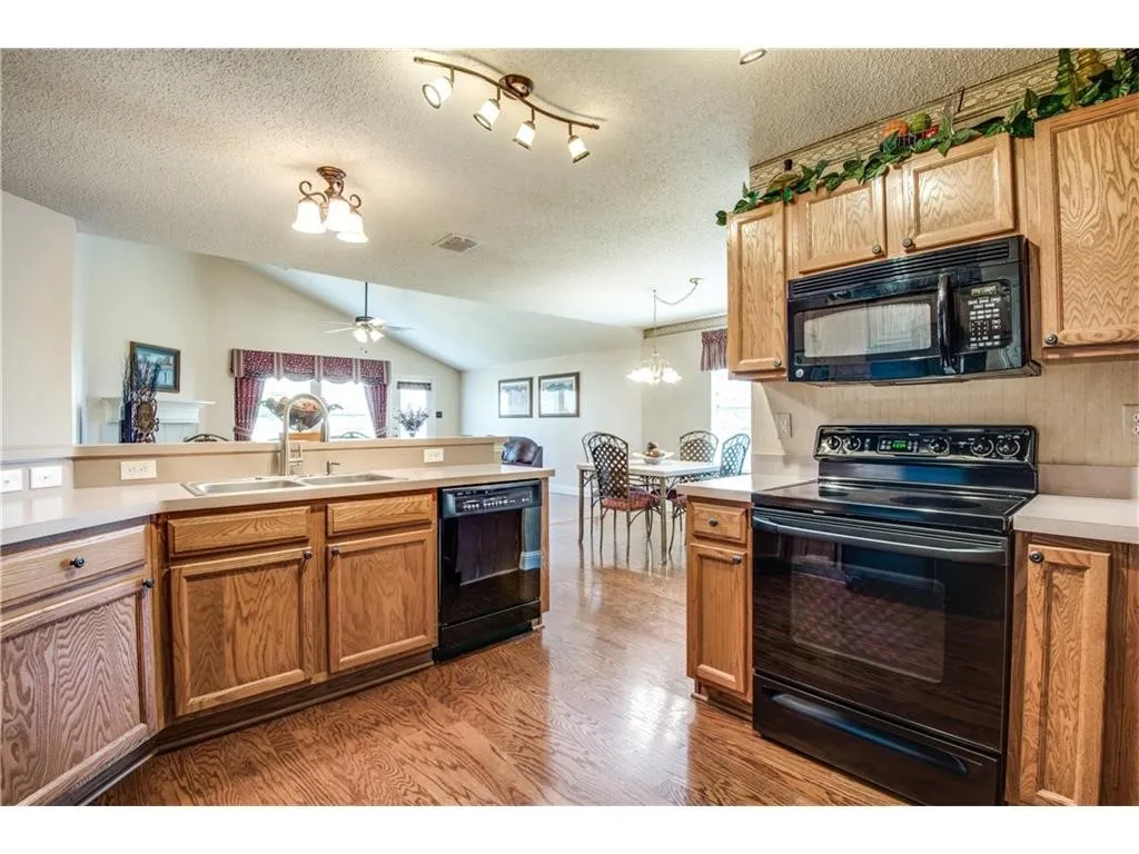 Single Family Residence For Rent in Collin County , 5116 Boxwood Lane, Mc Kinney, Texas 75070, 3 Bedroom, 2 Bathroom, 2 Garage spaces, 1,743 Sqft, built in 1999, mls#21385327, Real Estate Agent in Mc Kinney, Homes For Rent in Collin county, Homes For Rent in Mc Kinney, Realtor in Mc Kinney Texas, Real Estate Brokerage Independent Realty Texas, Luminita Cordes Realtor