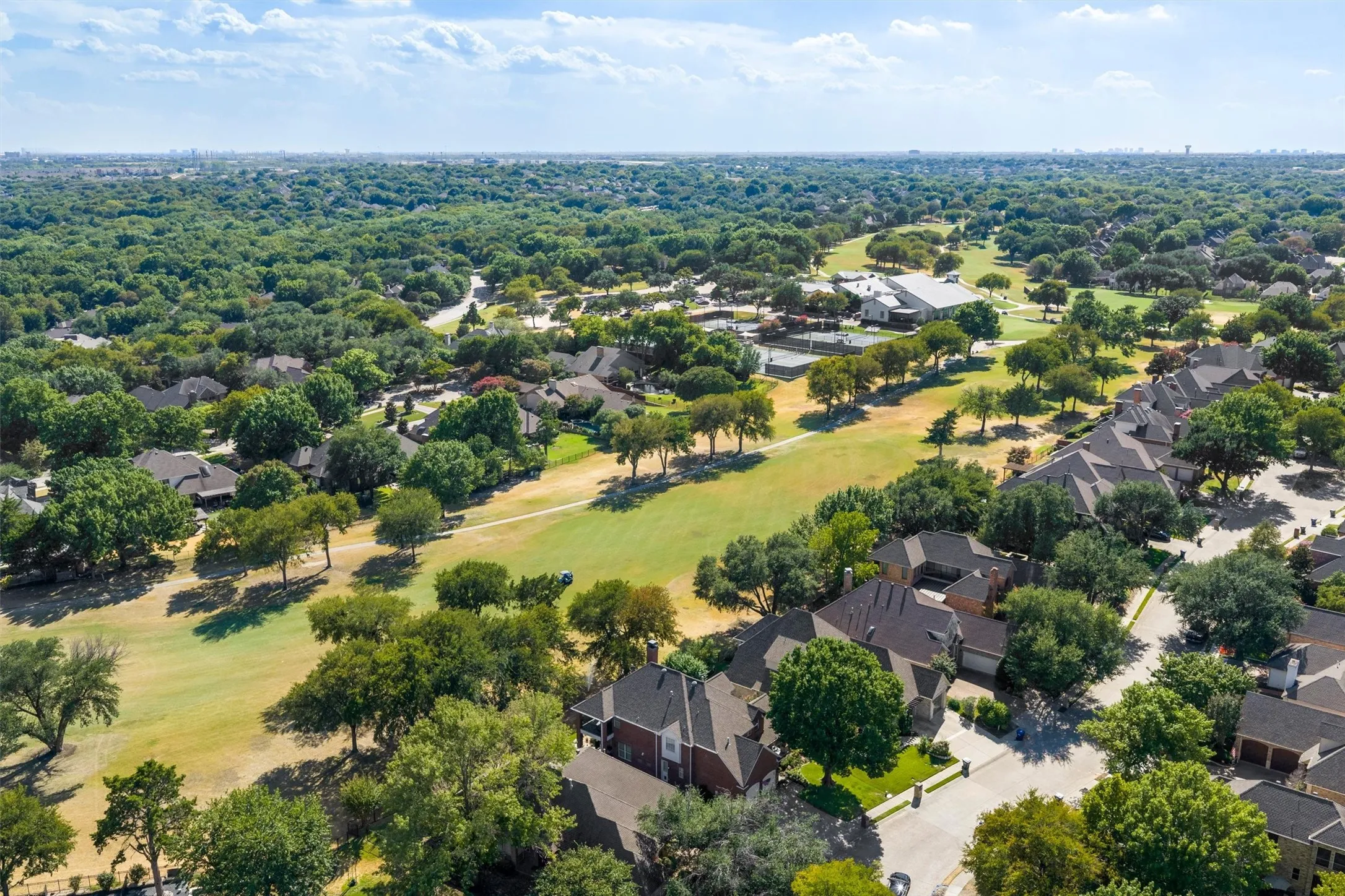 Single Family Residence For Sale in Collin County , 2005 Hillcrest Court, Mc Kinney, Texas 75072, 4 Bedroom, 4 Bathroom, 2 Garage spaces, 2,796 Sqft, built in 1997, mls#21381363, Real Estate Agent in Mc Kinney, Homes For Sale in Collin county, Homes For Sale in Mc Kinney, Realtor in Mc Kinney Texas, Real Estate Brokerage Independent Realty Texas, Luminita Cordes Realtor