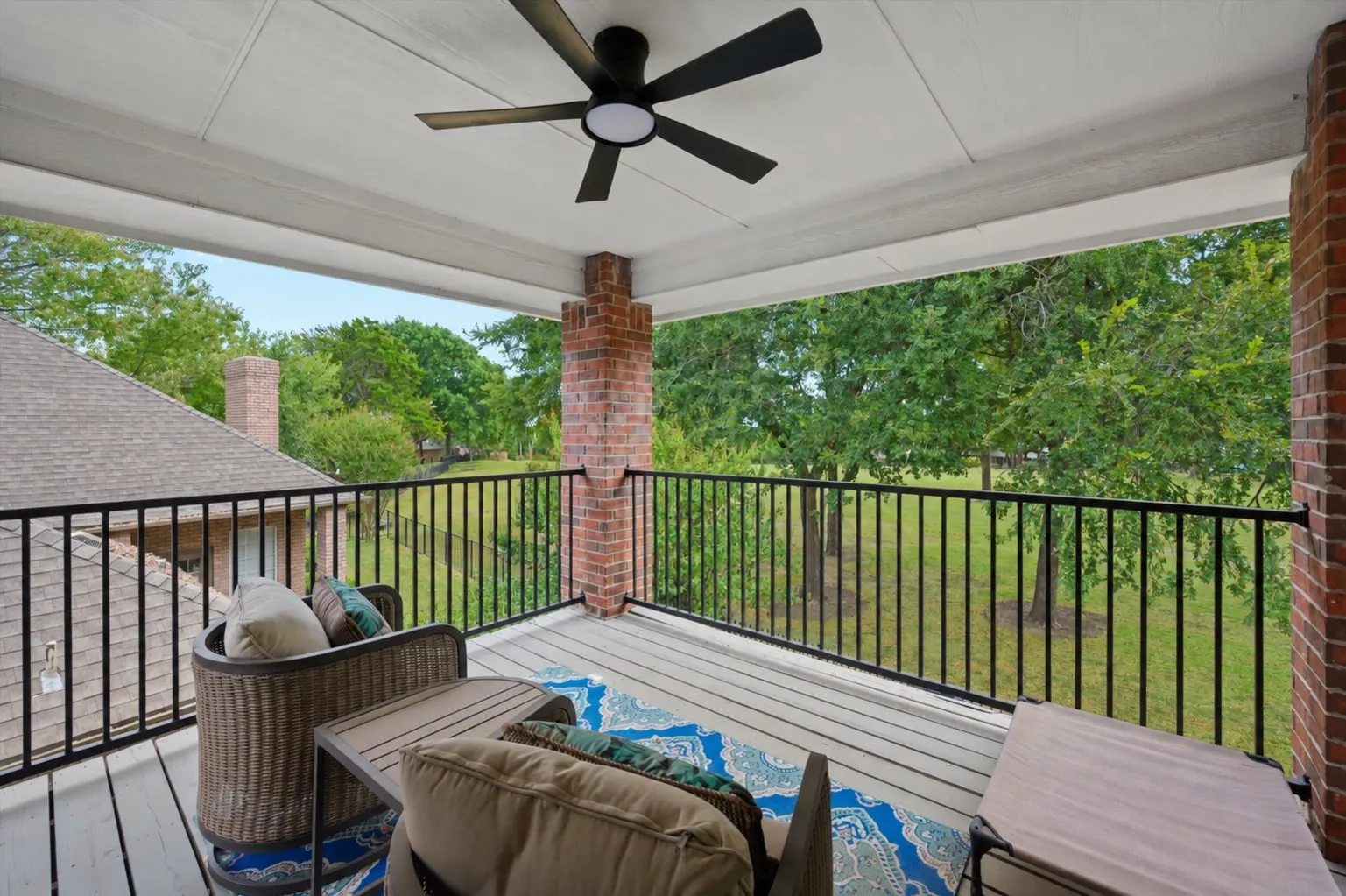 Single Family Residence For Sale in Collin County , 2005 Hillcrest Court, Mc Kinney, Texas 75072, 4 Bedroom, 4 Bathroom, 2 Garage spaces, 2,796 Sqft, built in 1997, mls#21381363, Real Estate Agent in Mc Kinney, Homes For Sale in Collin county, Homes For Sale in Mc Kinney, Realtor in Mc Kinney Texas, Real Estate Brokerage Independent Realty Texas, Luminita Cordes Realtor