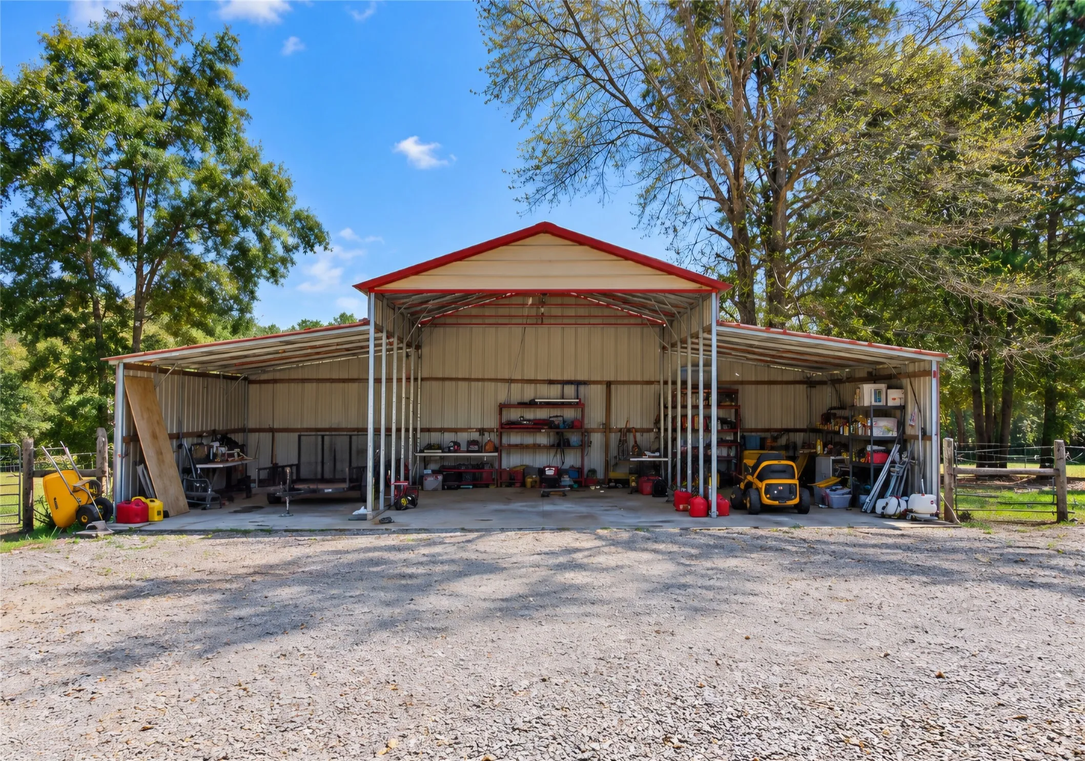 Mobile Home For Sale in Leon County , 5789 Fm 811, Centerville, Texas 75833, 4 Bedroom, 2 Bathroom, Garage spaces, 2,340 Sqft, built in 2019, mls#21385276, Real Estate Agent in Centerville, Homes For Sale in Leon county, Homes For Sale in Centerville, Realtor in Centerville Texas, Real Estate Brokerage Independent Realty Texas, Luminita Cordes Realtor