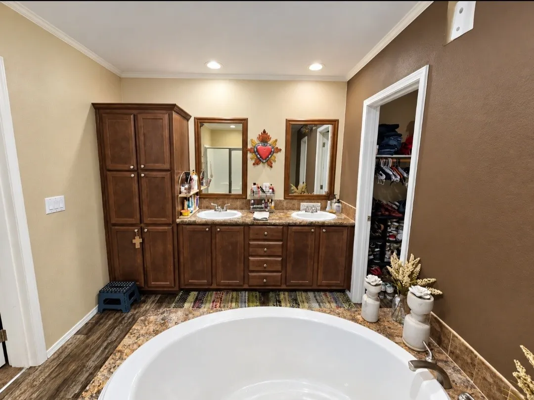 Mobile Home For Sale in Leon County , 5789 Fm 811, Centerville, Texas 75833, 4 Bedroom, 2 Bathroom, Garage spaces, 2,340 Sqft, built in 2019, mls#21385276, Real Estate Agent in Centerville, Homes For Sale in Leon county, Homes For Sale in Centerville, Realtor in Centerville Texas, Real Estate Brokerage Independent Realty Texas, Luminita Cordes Realtor