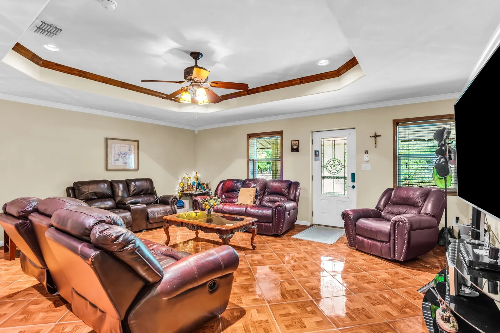 Single Family Residence For Sale in Van Zandt County , 2548 Fm 857, Grand Saline, Texas 75140, 8 Bedroom, 6 Bathroom, 8 Garage spaces, 4,950 Sqft, built in 2009, mls#21385191, Real Estate Agent in Grand Saline, Homes For Sale in Van Zandt county, Homes For Sale in Grand Saline, Realtor in Grand Saline Texas, Real Estate Brokerage Independent Realty Texas, Luminita Cordes Realtor