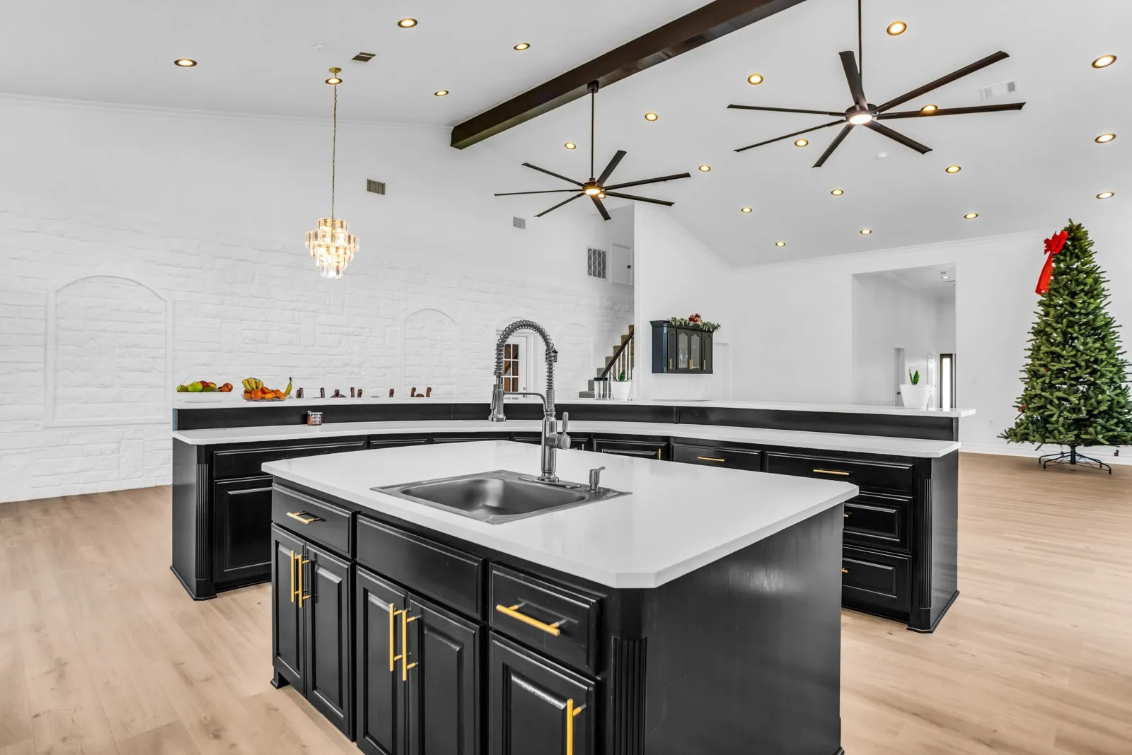 Single Family Residence For Sale in Van Zandt County , 2548 Fm 857, Grand Saline, Texas 75140, 8 Bedroom, 6 Bathroom, 8 Garage spaces, 4,950 Sqft, built in 2009, mls#21385191, Real Estate Agent in Grand Saline, Homes For Sale in Van Zandt county, Homes For Sale in Grand Saline, Realtor in Grand Saline Texas, Real Estate Brokerage Independent Realty Texas, Luminita Cordes Realtor