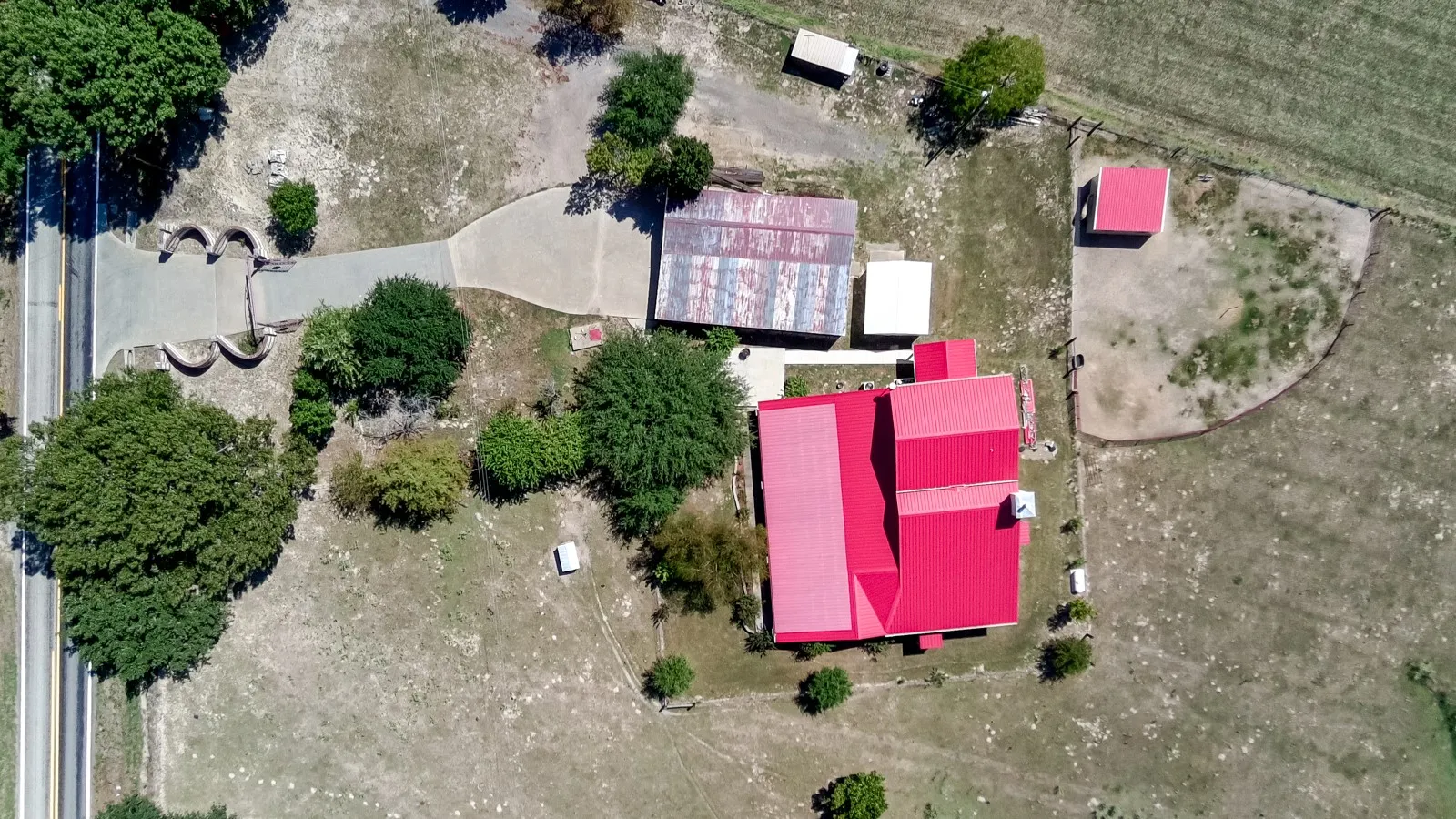 Single Family Residence For Sale in Van Zandt County , 2548 Fm 857, Grand Saline, Texas 75140, 8 Bedroom, 6 Bathroom, 8 Garage spaces, 4,950 Sqft, built in 2009, mls#21385191, Real Estate Agent in Grand Saline, Homes For Sale in Van Zandt county, Homes For Sale in Grand Saline, Realtor in Grand Saline Texas, Real Estate Brokerage Independent Realty Texas, Luminita Cordes Realtor