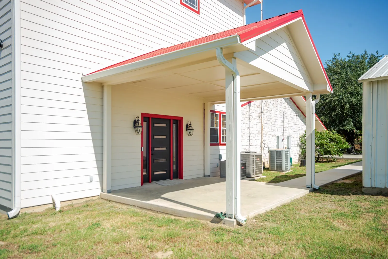 Single Family Residence For Sale in Van Zandt County , 2548 Fm 857, Grand Saline, Texas 75140, 8 Bedroom, 6 Bathroom, 8 Garage spaces, 4,950 Sqft, built in 2009, mls#21385191, Real Estate Agent in Grand Saline, Homes For Sale in Van Zandt county, Homes For Sale in Grand Saline, Realtor in Grand Saline Texas, Real Estate Brokerage Independent Realty Texas, Luminita Cordes Realtor
