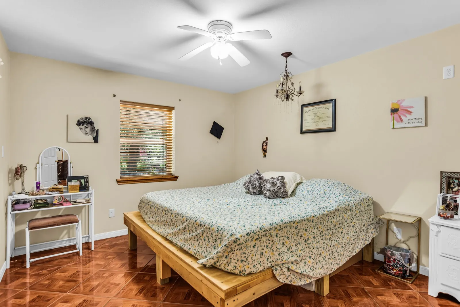 Single Family Residence For Sale in Van Zandt County , 2548 Fm 857, Grand Saline, Texas 75140, 8 Bedroom, 6 Bathroom, 8 Garage spaces, 4,950 Sqft, built in 2009, mls#21385191, Real Estate Agent in Grand Saline, Homes For Sale in Van Zandt county, Homes For Sale in Grand Saline, Realtor in Grand Saline Texas, Real Estate Brokerage Independent Realty Texas, Luminita Cordes Realtor