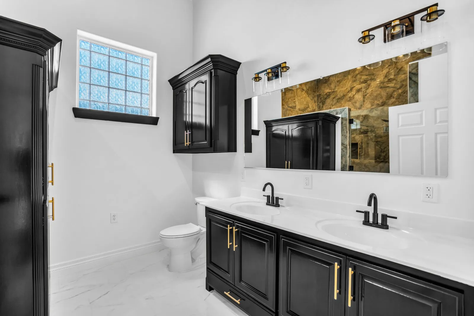 Single Family Residence For Sale in Van Zandt County , 2548 Fm 857, Grand Saline, Texas 75140, 8 Bedroom, 6 Bathroom, 8 Garage spaces, 4,950 Sqft, built in 2009, mls#21385191, Real Estate Agent in Grand Saline, Homes For Sale in Van Zandt county, Homes For Sale in Grand Saline, Realtor in Grand Saline Texas, Real Estate Brokerage Independent Realty Texas, Luminita Cordes Realtor