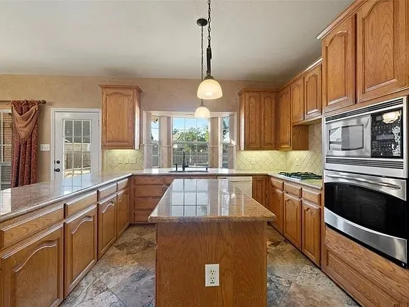 Single Family Residence For Sale in Tarrant County , 5204 Teton Trail, Fort Worth, Texas 76137, 4 Bedroom, 4 Bathroom, 2 Garage spaces, 3,334 Sqft, built in 1996, mls#21383460, Real Estate Agent in Fort Worth, Homes For Sale in Tarrant county, Homes For Sale in Fort Worth, Realtor in Fort Worth Texas, Real Estate Brokerage Independent Realty Texas, Luminita Cordes Realtor