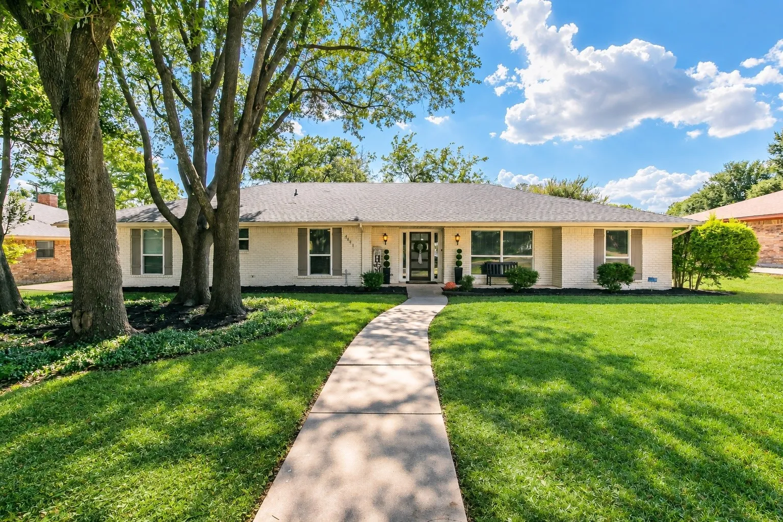 Single Family Residence For Sale in Tarrant County , 4441 Cartagena Drive, Fort Worth, Texas 76133, 4 Bedroom, 3 Bathroom, 2 Garage spaces, 2,559 Sqft, built in 1973, mls#21385343, Real Estate Agent in Fort Worth, Homes For Sale in Tarrant county, Homes For Sale in Fort Worth, Realtor in Fort Worth Texas, Real Estate Brokerage Independent Realty Texas, Luminita Cordes Realtor
