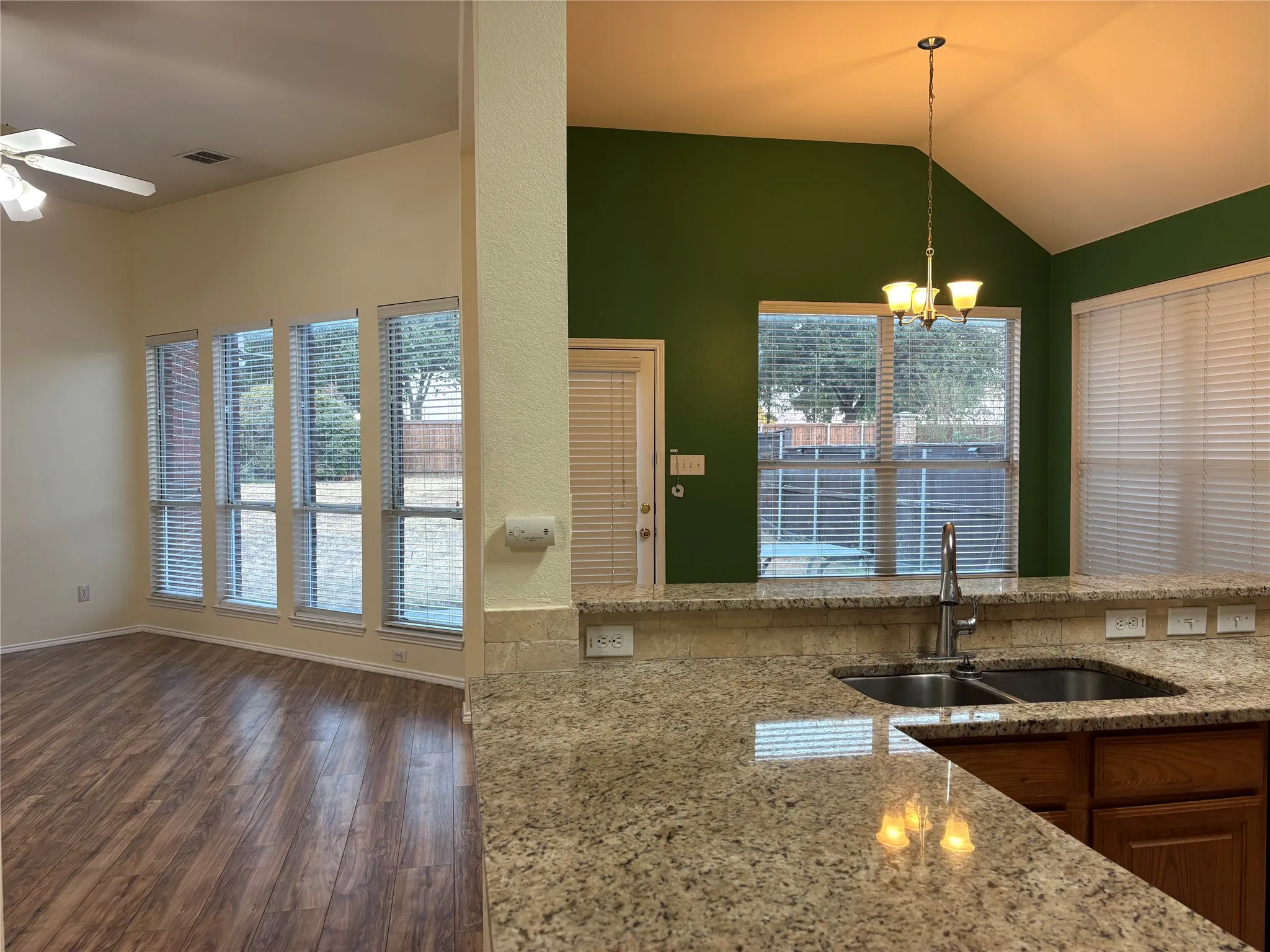 Single Family Residence For Rent in Collin County , 1002 Annalea Brook Drive, Allen, Texas 75002, 4 Bedroom, 2 Bathroom, 2 Garage spaces, 1,820 Sqft, built in 2002, mls#21381448, Real Estate Agent in Allen, Homes For Rent in Collin county, Homes For Rent in Allen, Realtor in Allen Texas, Real Estate Brokerage Independent Realty Texas, Luminita Cordes Realtor