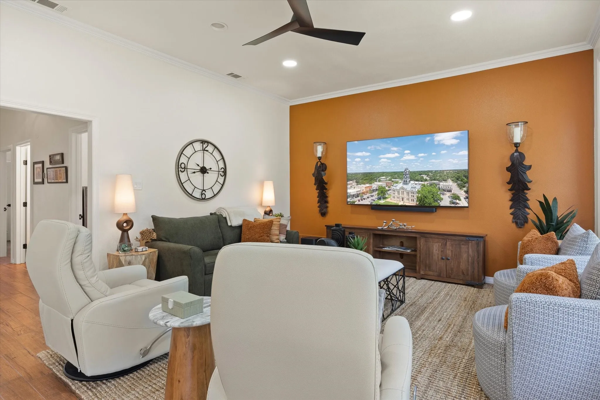 Oversized Light and Bright Den