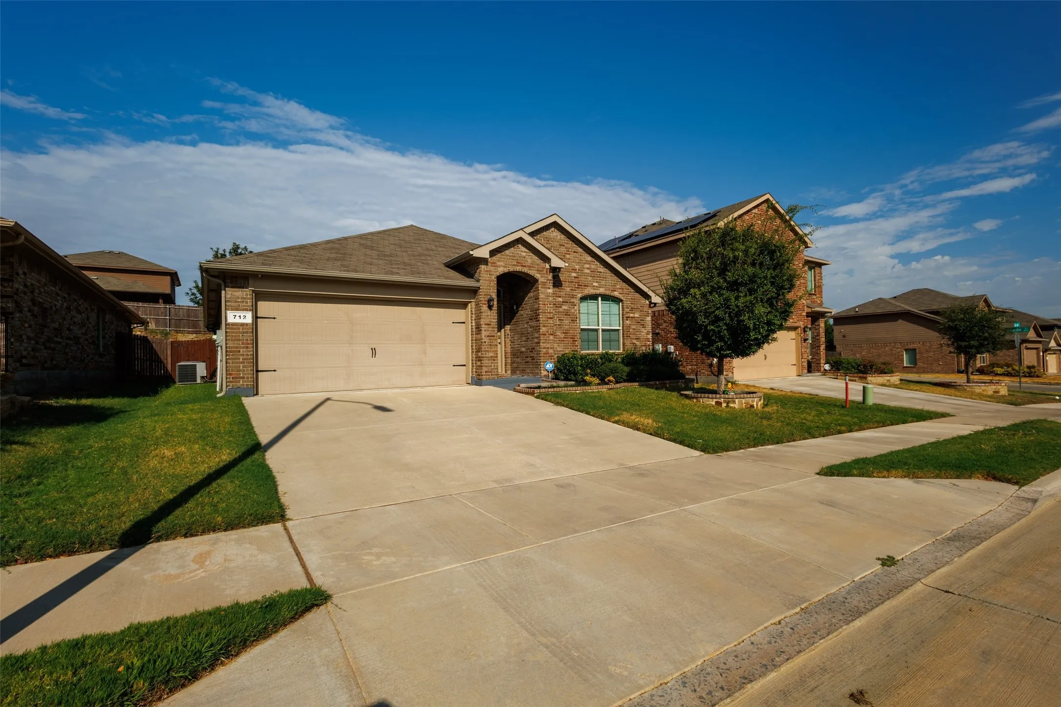 Single Family Residence For Rent in Tarrant County , 712 Gin Lake Trail, Fort Worth, Texas 76120, 4 Bedroom, 2 Bathroom, 2 Garage spaces, 1,565 Sqft, built in 2018, mls#21385340, Real Estate Agent in Fort Worth, Homes For Rent in Tarrant county, Homes For Rent in Fort Worth, Realtor in Fort Worth Texas, Real Estate Brokerage Independent Realty Texas, Luminita Cordes Realtor