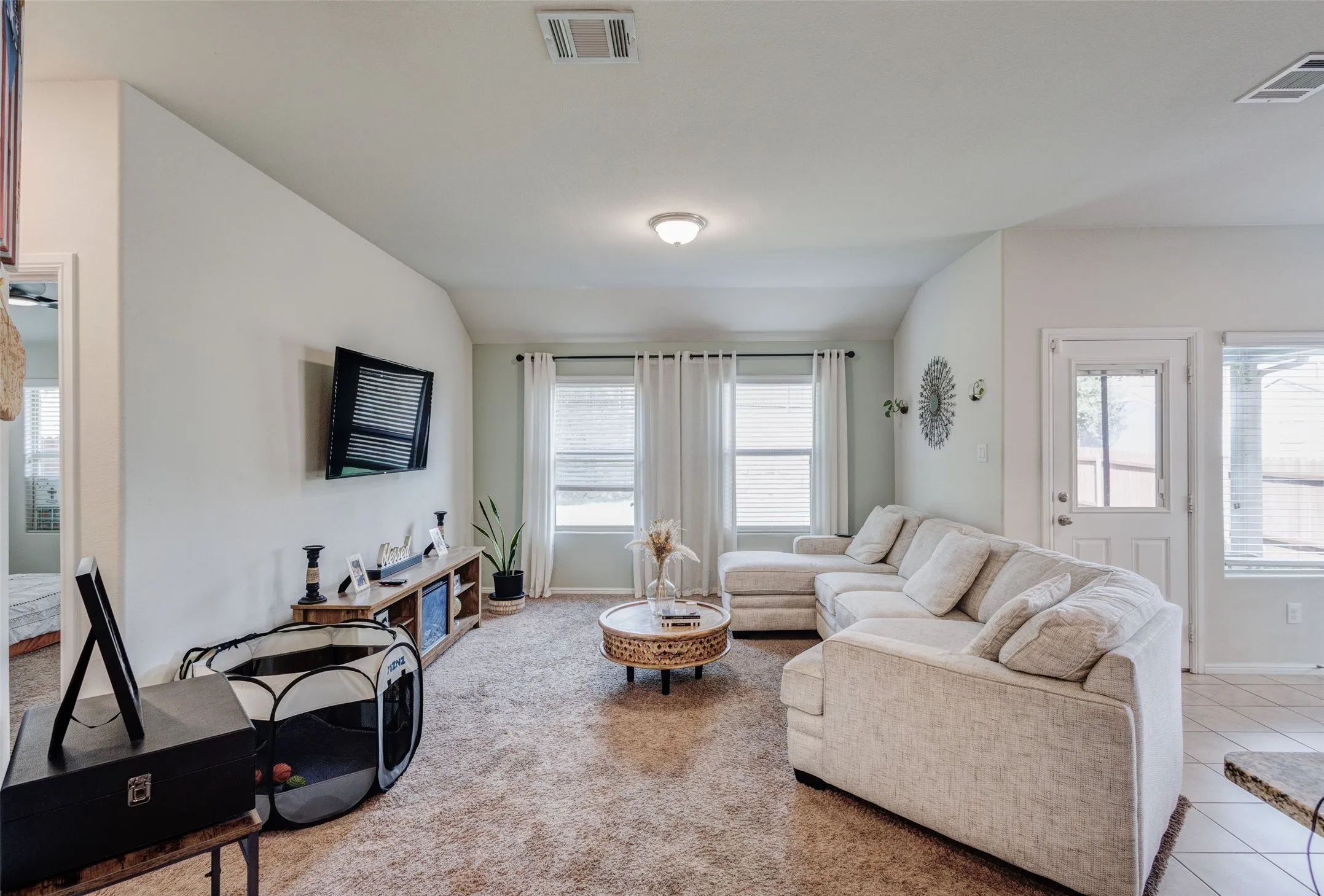 Single Family Residence For Rent in Tarrant County , 712 Gin Lake Trail, Fort Worth, Texas 76120, 4 Bedroom, 2 Bathroom, 2 Garage spaces, 1,565 Sqft, built in 2018, mls#21385340, Real Estate Agent in Fort Worth, Homes For Rent in Tarrant county, Homes For Rent in Fort Worth, Realtor in Fort Worth Texas, Real Estate Brokerage Independent Realty Texas, Luminita Cordes Realtor