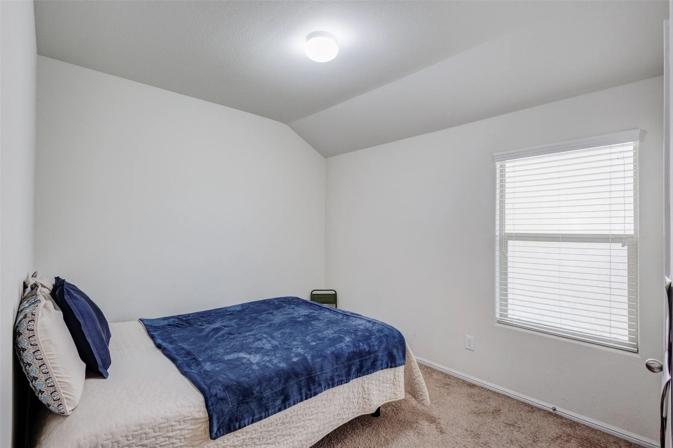 Single Family Residence For Rent in Tarrant County , 712 Gin Lake Trail, Fort Worth, Texas 76120, 4 Bedroom, 2 Bathroom, 2 Garage spaces, 1,565 Sqft, built in 2018, mls#21385340, Real Estate Agent in Fort Worth, Homes For Rent in Tarrant county, Homes For Rent in Fort Worth, Realtor in Fort Worth Texas, Real Estate Brokerage Independent Realty Texas, Luminita Cordes Realtor