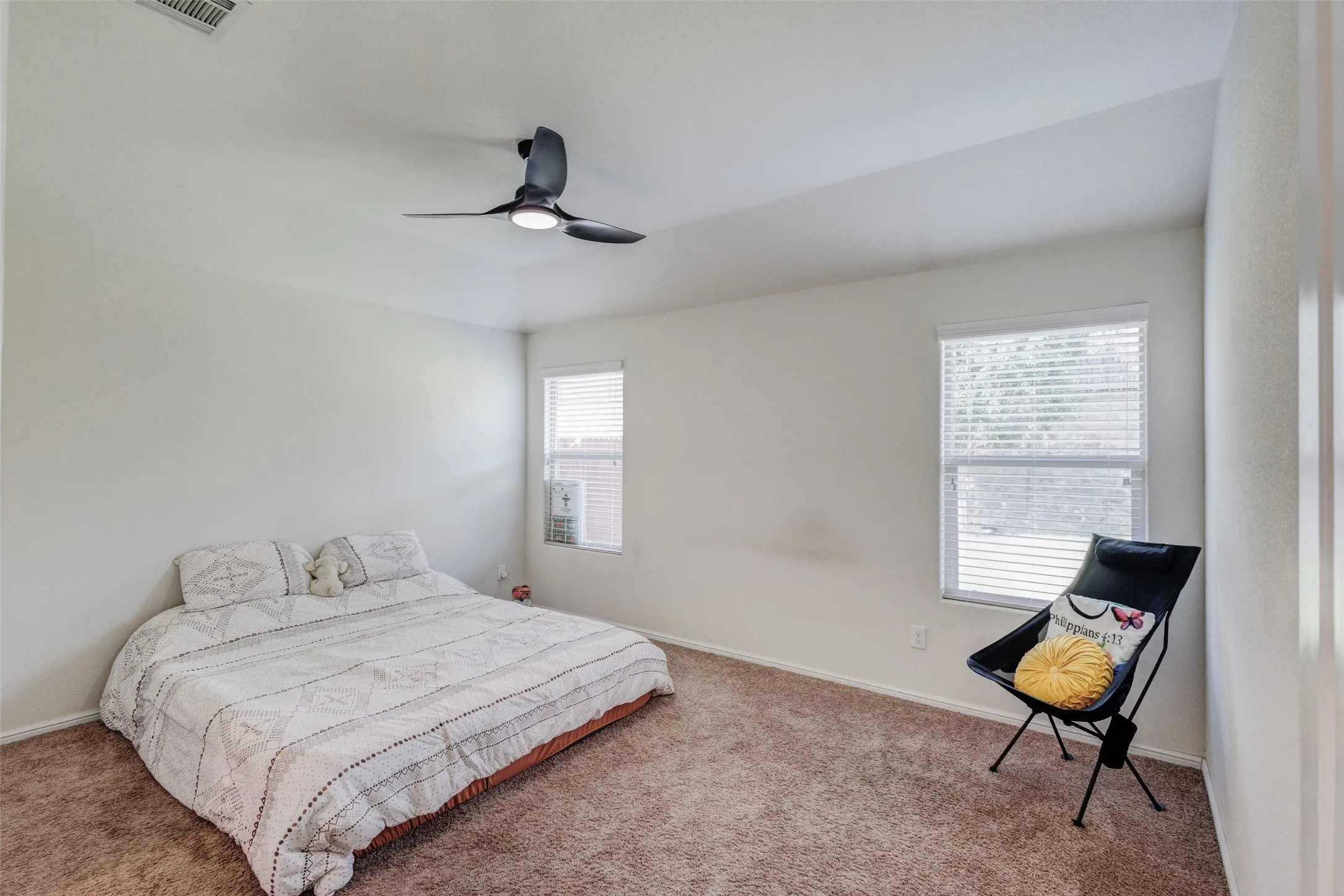 Single Family Residence For Rent in Tarrant County , 712 Gin Lake Trail, Fort Worth, Texas 76120, 4 Bedroom, 2 Bathroom, 2 Garage spaces, 1,565 Sqft, built in 2018, mls#21385340, Real Estate Agent in Fort Worth, Homes For Rent in Tarrant county, Homes For Rent in Fort Worth, Realtor in Fort Worth Texas, Real Estate Brokerage Independent Realty Texas, Luminita Cordes Realtor