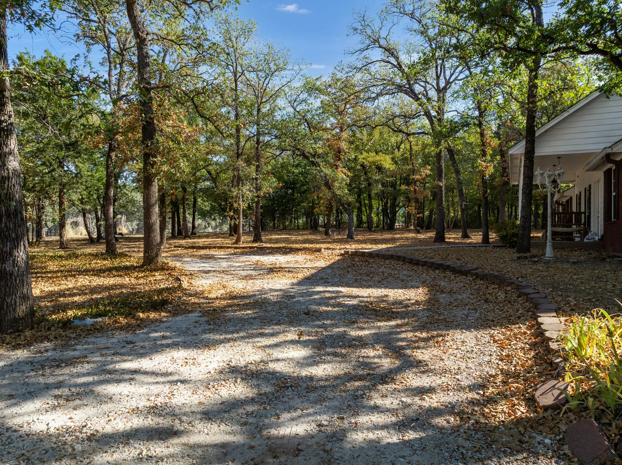 Single Family Residence For Sale in Hill County , 600 Hcr 1248, Whitney, Texas 76692, 4 Bedroom, 2 Bathroom, 2 Garage spaces, 2,241 Sqft, built in 2002, mls#21385315, Real Estate Agent in Whitney, Homes For Sale in Hill county, Homes For Sale in Whitney, Realtor in Whitney Texas, Real Estate Brokerage Independent Realty Texas, Luminita Cordes Realtor