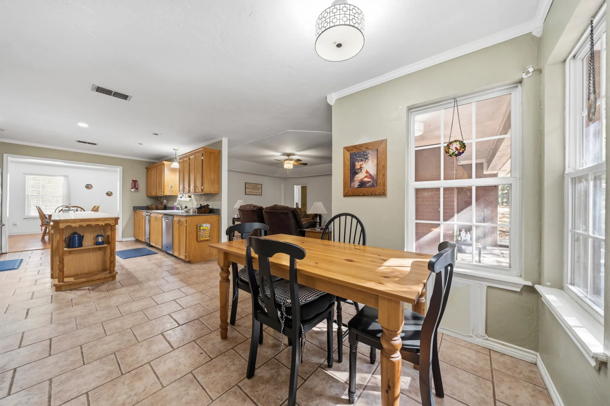 Single Family Residence For Sale in Hill County , 600 Hcr 1248, Whitney, Texas 76692, 4 Bedroom, 2 Bathroom, 2 Garage spaces, 2,241 Sqft, built in 2002, mls#21385315, Real Estate Agent in Whitney, Homes For Sale in Hill county, Homes For Sale in Whitney, Realtor in Whitney Texas, Real Estate Brokerage Independent Realty Texas, Luminita Cordes Realtor
