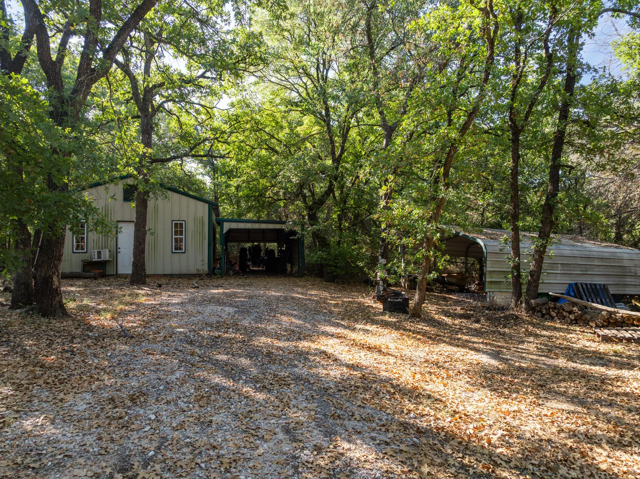 Single Family Residence For Sale in Hill County , 600 Hcr 1248, Whitney, Texas 76692, 4 Bedroom, 2 Bathroom, 2 Garage spaces, 2,241 Sqft, built in 2002, mls#21385315, Real Estate Agent in Whitney, Homes For Sale in Hill county, Homes For Sale in Whitney, Realtor in Whitney Texas, Real Estate Brokerage Independent Realty Texas, Luminita Cordes Realtor