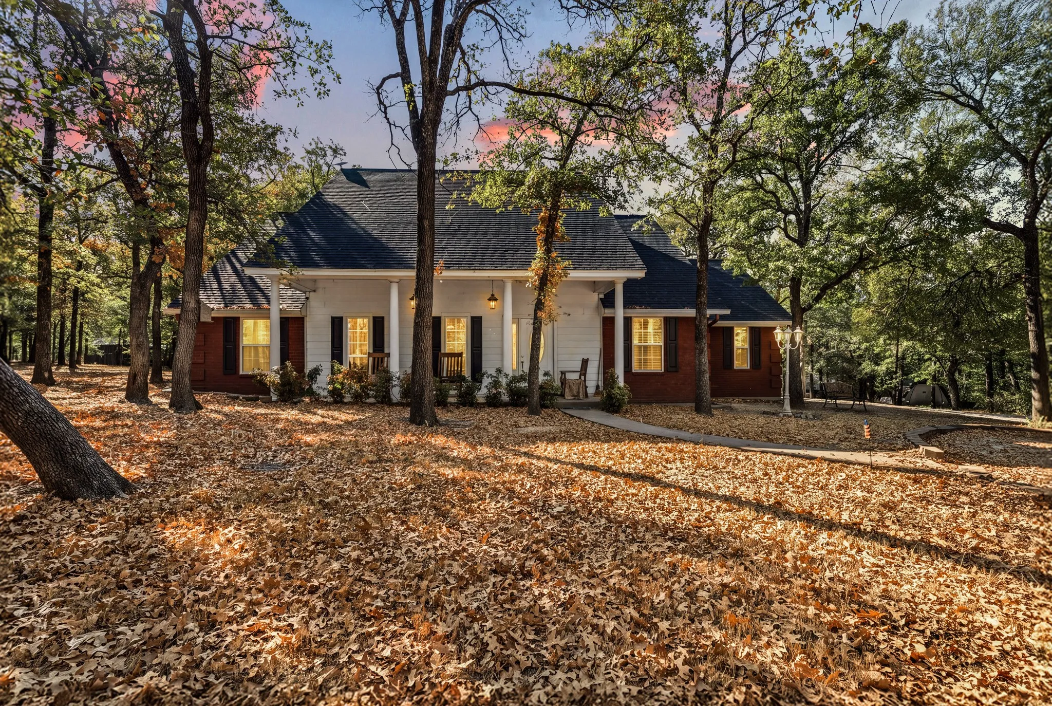 Single Family Residence For Sale in Hill County , 600 Hcr 1248, Whitney, Texas 76692, 4 Bedroom, 2 Bathroom, 2 Garage spaces, 2,241 Sqft, built in 2002, mls#21385315, Real Estate Agent in Whitney, Homes For Sale in Hill county, Homes For Sale in Whitney, Realtor in Whitney Texas, Real Estate Brokerage Independent Realty Texas, Luminita Cordes Realtor