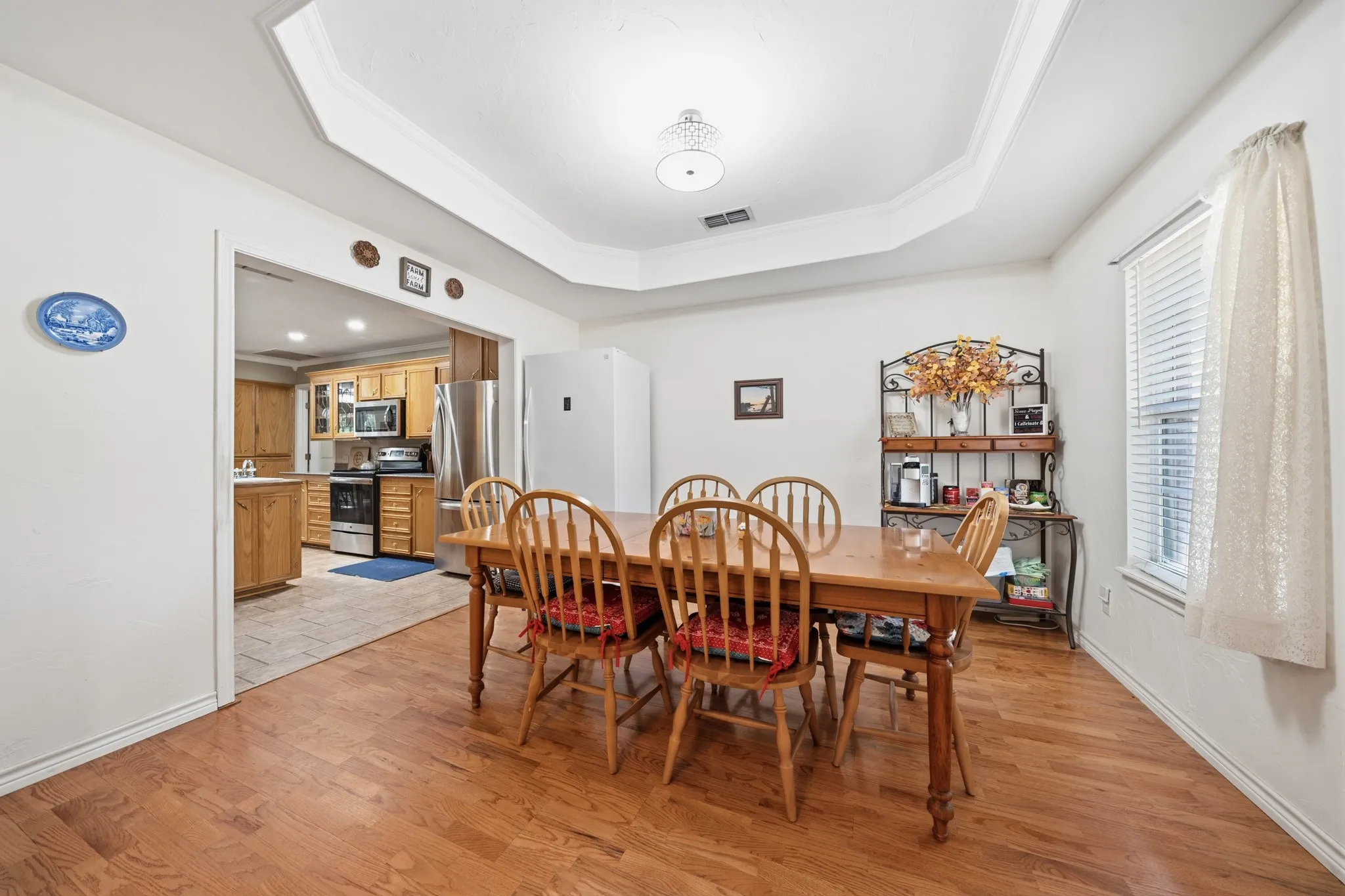 Single Family Residence For Sale in Hill County , 600 Hcr 1248, Whitney, Texas 76692, 4 Bedroom, 2 Bathroom, 2 Garage spaces, 2,241 Sqft, built in 2002, mls#21385315, Real Estate Agent in Whitney, Homes For Sale in Hill county, Homes For Sale in Whitney, Realtor in Whitney Texas, Real Estate Brokerage Independent Realty Texas, Luminita Cordes Realtor