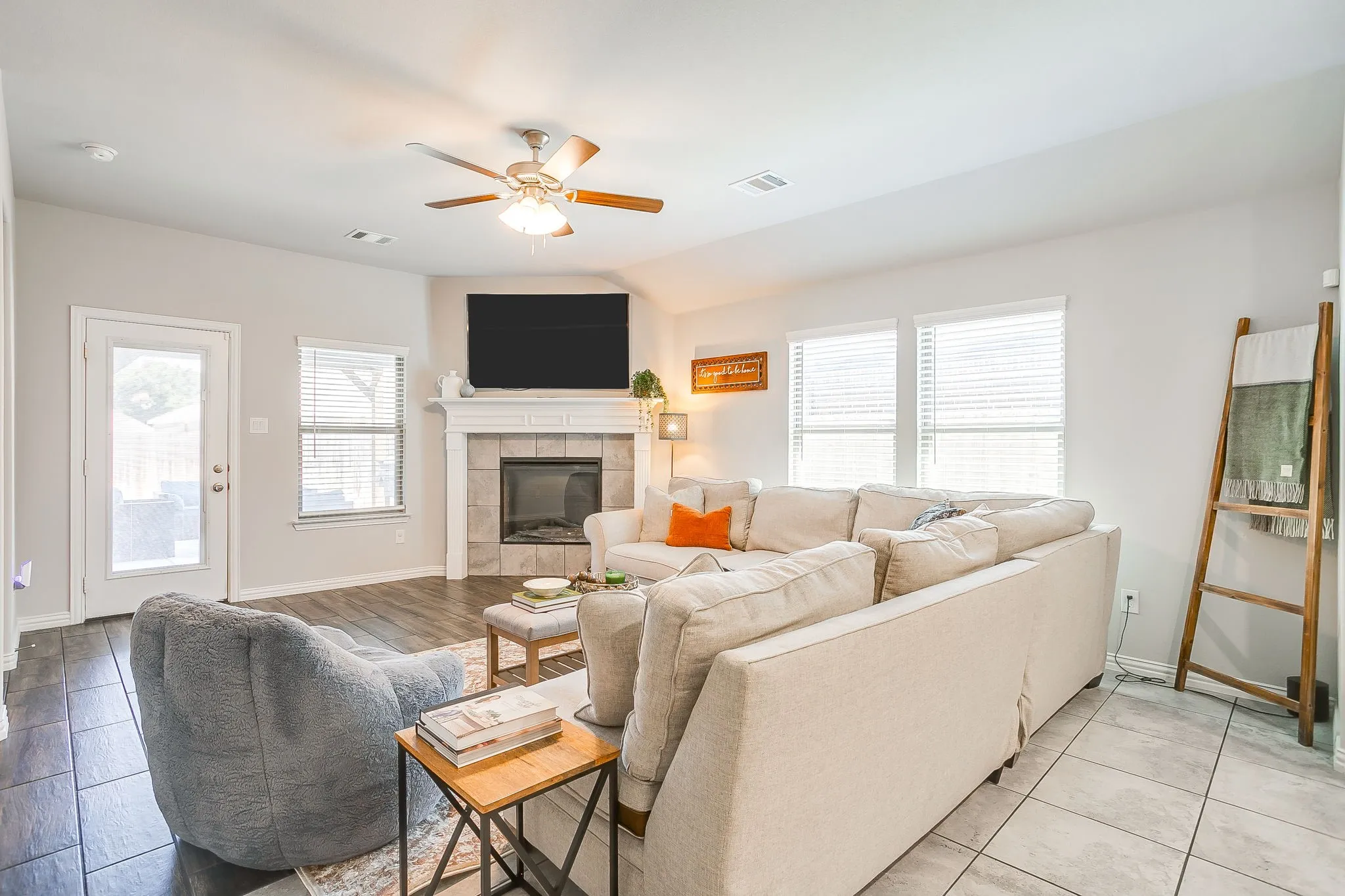 Single Family Residence For Sale in Parker County , 421 Escondido Street, Weatherford, Texas 76087, 3 Bedroom, 2 Bathroom, 2 Garage spaces, 1,917 Sqft, built in 2020, mls#21385363, Real Estate Agent in Weatherford, Homes For Sale in Parker county, Homes For Sale in Weatherford, Realtor in Weatherford Texas, Real Estate Brokerage Independent Realty Texas, Luminita Cordes Realtor