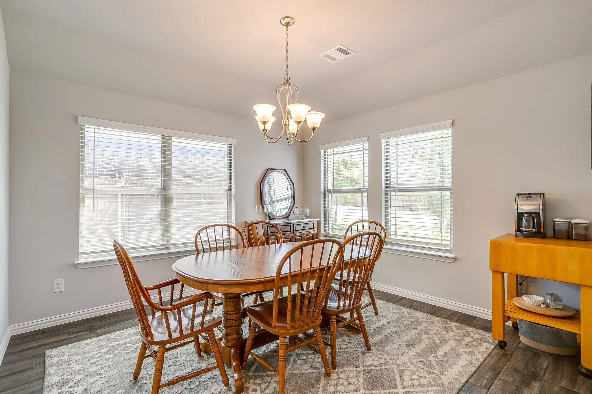 Single Family Residence For Sale in Parker County , 421 Escondido Street, Weatherford, Texas 76087, 3 Bedroom, 2 Bathroom, 2 Garage spaces, 1,917 Sqft, built in 2020, mls#21385363, Real Estate Agent in Weatherford, Homes For Sale in Parker county, Homes For Sale in Weatherford, Realtor in Weatherford Texas, Real Estate Brokerage Independent Realty Texas, Luminita Cordes Realtor