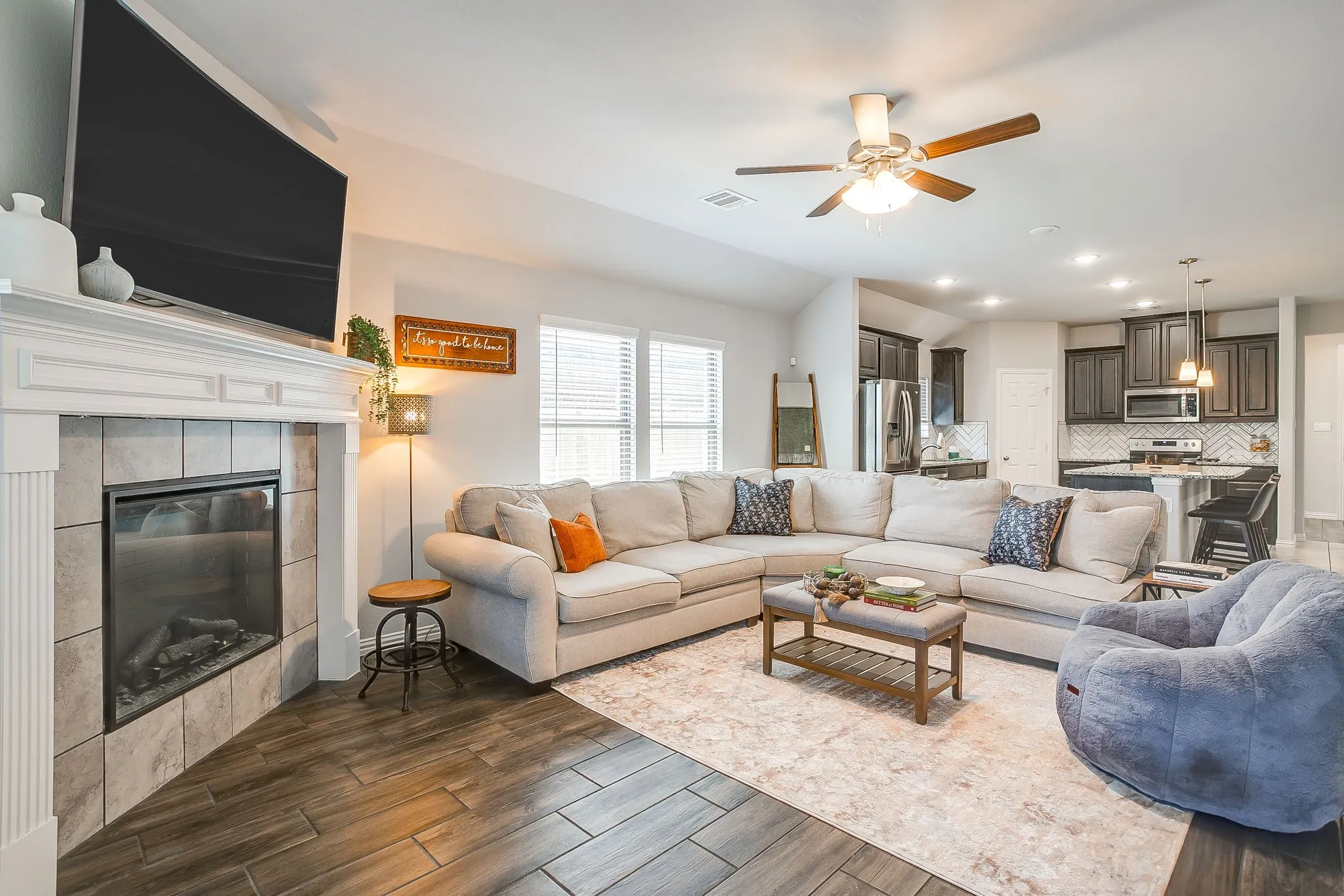 Single Family Residence For Sale in Parker County , 421 Escondido Street, Weatherford, Texas 76087, 3 Bedroom, 2 Bathroom, 2 Garage spaces, 1,917 Sqft, built in 2020, mls#21385363, Real Estate Agent in Weatherford, Homes For Sale in Parker county, Homes For Sale in Weatherford, Realtor in Weatherford Texas, Real Estate Brokerage Independent Realty Texas, Luminita Cordes Realtor