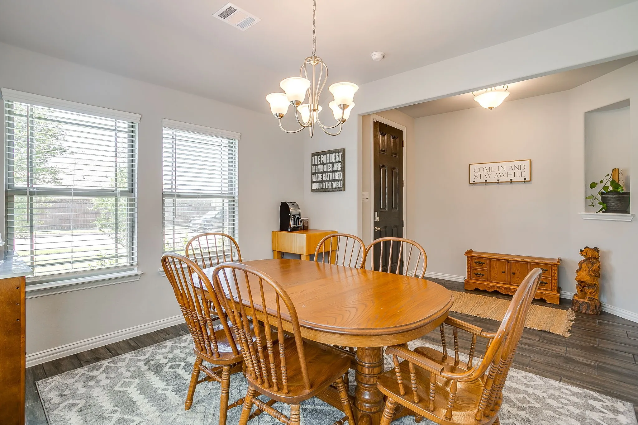 Single Family Residence For Sale in Parker County , 421 Escondido Street, Weatherford, Texas 76087, 3 Bedroom, 2 Bathroom, 2 Garage spaces, 1,917 Sqft, built in 2020, mls#21385363, Real Estate Agent in Weatherford, Homes For Sale in Parker county, Homes For Sale in Weatherford, Realtor in Weatherford Texas, Real Estate Brokerage Independent Realty Texas, Luminita Cordes Realtor