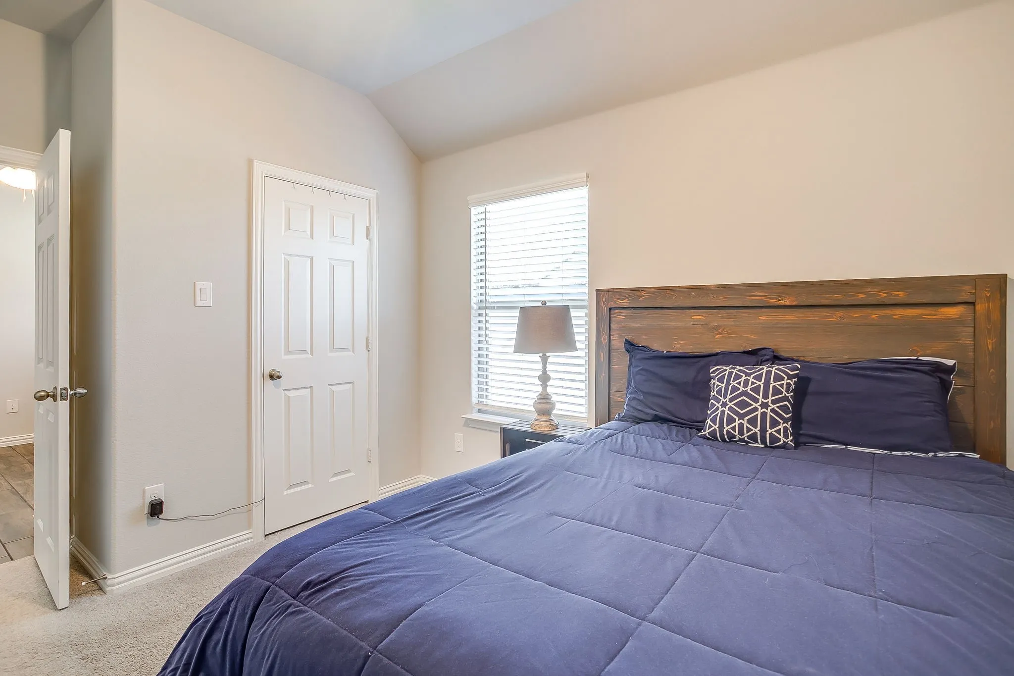 Single Family Residence For Sale in Parker County , 421 Escondido Street, Weatherford, Texas 76087, 3 Bedroom, 2 Bathroom, 2 Garage spaces, 1,917 Sqft, built in 2020, mls#21385363, Real Estate Agent in Weatherford, Homes For Sale in Parker county, Homes For Sale in Weatherford, Realtor in Weatherford Texas, Real Estate Brokerage Independent Realty Texas, Luminita Cordes Realtor
