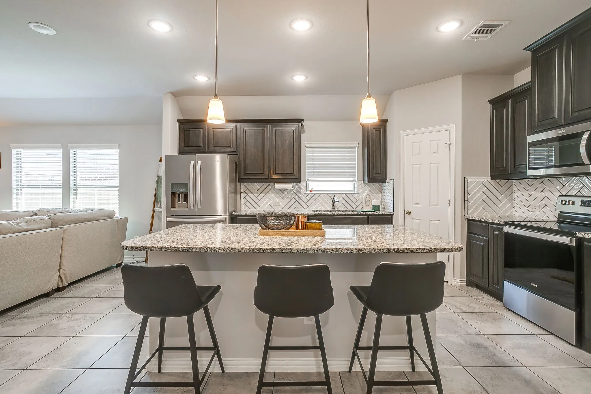 Single Family Residence For Sale in Parker County , 421 Escondido Street, Weatherford, Texas 76087, 3 Bedroom, 2 Bathroom, 2 Garage spaces, 1,917 Sqft, built in 2020, mls#21385363, Real Estate Agent in Weatherford, Homes For Sale in Parker county, Homes For Sale in Weatherford, Realtor in Weatherford Texas, Real Estate Brokerage Independent Realty Texas, Luminita Cordes Realtor