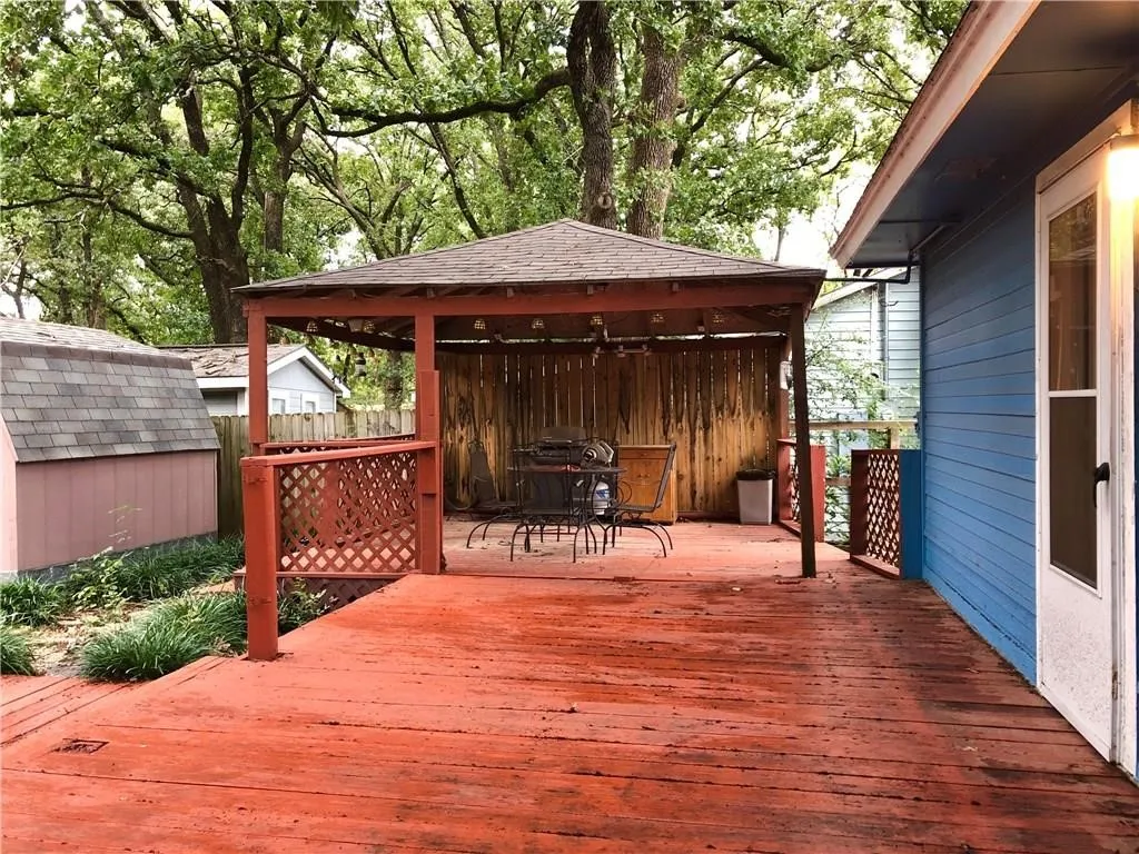 Single Family Residence For Sale in Grayson County , 304 Nighthawk Drive, Pottsboro, Texas 75076, 2 Bedroom, 2 Bathroom, Garage spaces, 1,300 Sqft, built in 1984, mls#21385328, Real Estate Agent in Pottsboro, Homes For Sale in Grayson county, Homes For Sale in Pottsboro, Realtor in Pottsboro Texas, Real Estate Brokerage Independent Realty Texas, Luminita Cordes Realtor