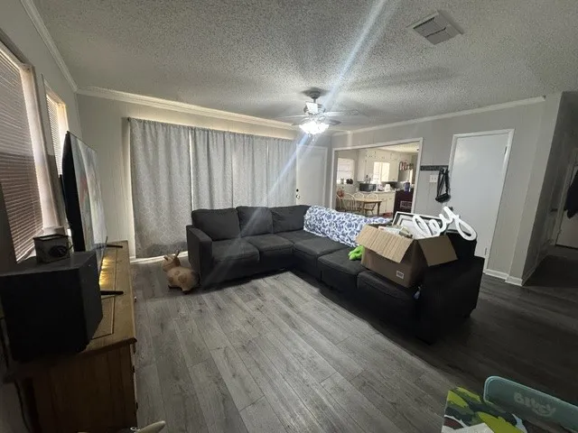 Single Family Residence For Sale in Johnson County , 512 Sally Lane, Cleburne, Texas 76033, 3 Bedroom, 2 Bathroom, Garage spaces, 1,232 Sqft, built in 1972, mls#21365327, Real Estate Agent in Cleburne, Homes For Sale in Johnson county, Homes For Sale in Cleburne, Realtor in Cleburne Texas, Real Estate Brokerage Independent Realty Texas, Luminita Cordes Realtor