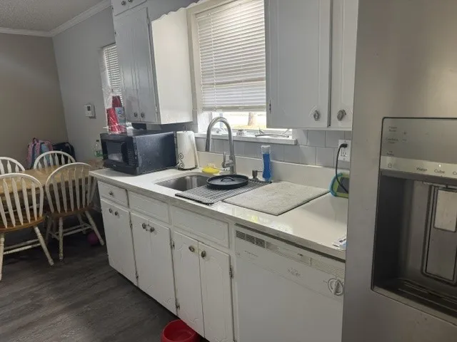 Single Family Residence For Sale in Johnson County , 512 Sally Lane, Cleburne, Texas 76033, 3 Bedroom, 2 Bathroom, Garage spaces, 1,232 Sqft, built in 1972, mls#21365327, Real Estate Agent in Cleburne, Homes For Sale in Johnson county, Homes For Sale in Cleburne, Realtor in Cleburne Texas, Real Estate Brokerage Independent Realty Texas, Luminita Cordes Realtor