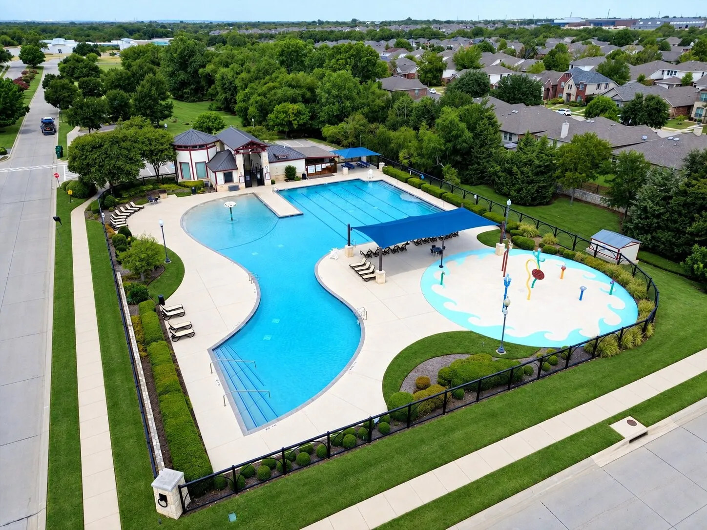 Cross Oak Ranch’s main amenity center features a large resort-style pool with lap lanes, a beach-style entry, shaded seating, and a splash pad. Residents also enjoy a second community pool, playgrounds, parks, trails, ponds, and a clubhouse.