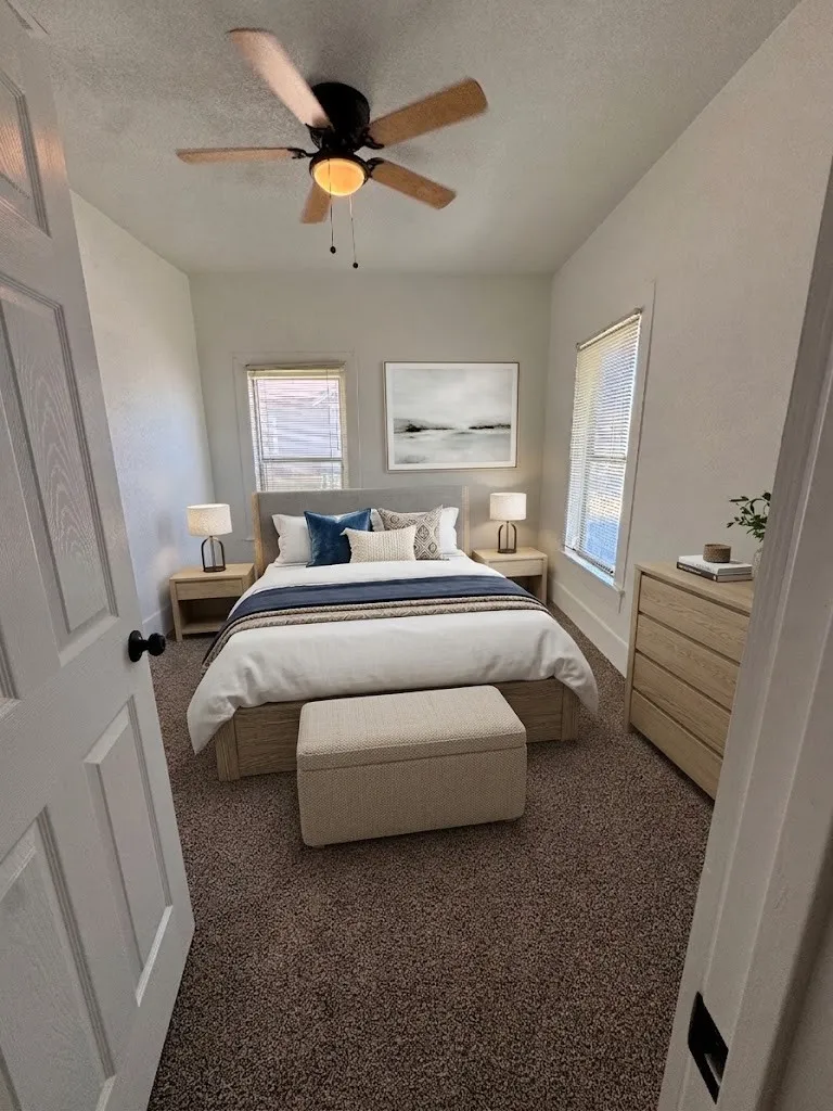Single Family Residence For Sale in Johnson County , 204 W Westhill Drive, Cleburne, Texas 76033, 3 Bedroom, 2 Bathroom, Garage spaces, 1,040 Sqft, built in 1950, mls#21385375, Real Estate Agent in Cleburne, Homes For Sale in Johnson county, Homes For Sale in Cleburne, Realtor in Cleburne Texas, Real Estate Brokerage Independent Realty Texas, Luminita Cordes Realtor
