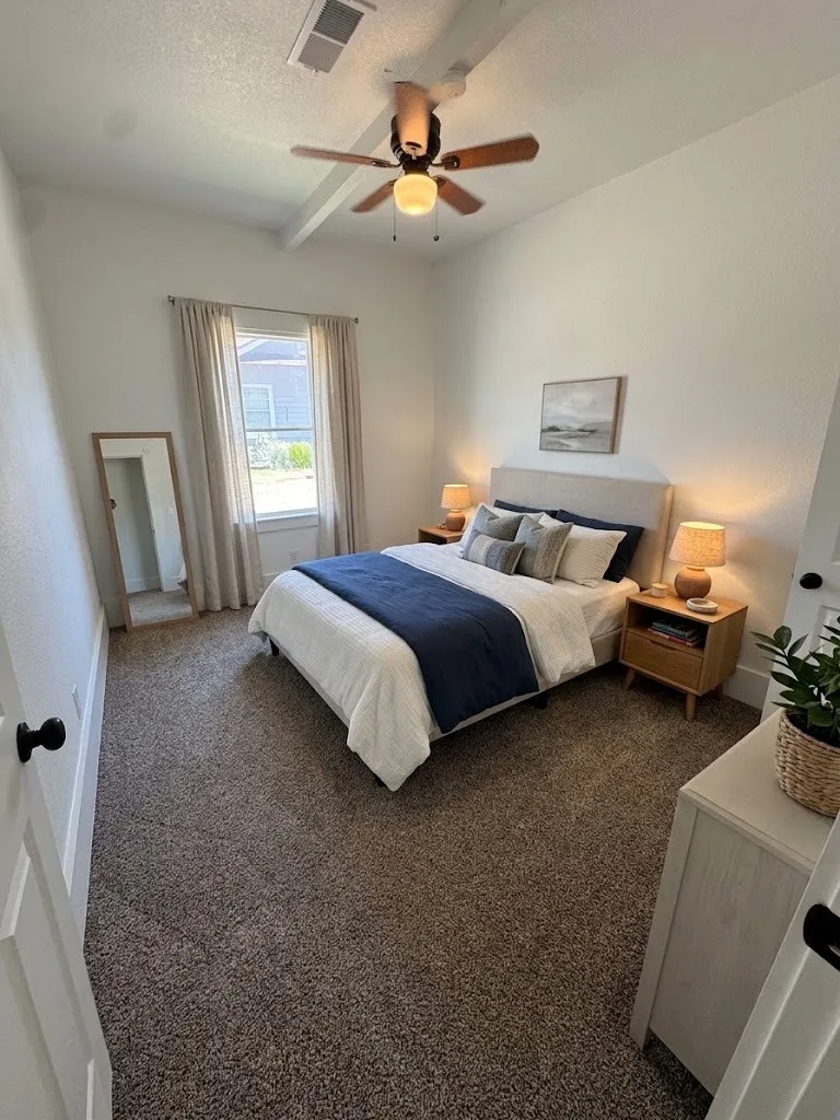 Single Family Residence For Sale in Johnson County , 204 W Westhill Drive, Cleburne, Texas 76033, 3 Bedroom, 2 Bathroom, Garage spaces, 1,040 Sqft, built in 1950, mls#21385375, Real Estate Agent in Cleburne, Homes For Sale in Johnson county, Homes For Sale in Cleburne, Realtor in Cleburne Texas, Real Estate Brokerage Independent Realty Texas, Luminita Cordes Realtor