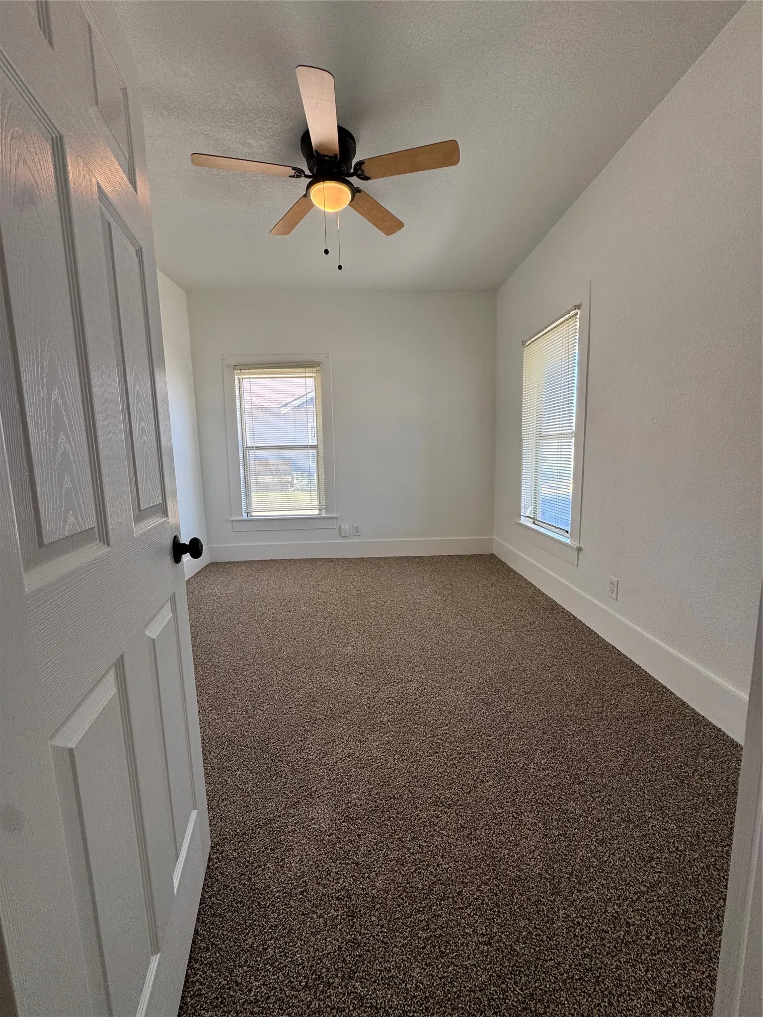 Single Family Residence For Sale in Johnson County , 204 W Westhill Drive, Cleburne, Texas 76033, 3 Bedroom, 2 Bathroom, Garage spaces, 1,040 Sqft, built in 1950, mls#21385375, Real Estate Agent in Cleburne, Homes For Sale in Johnson county, Homes For Sale in Cleburne, Realtor in Cleburne Texas, Real Estate Brokerage Independent Realty Texas, Luminita Cordes Realtor
