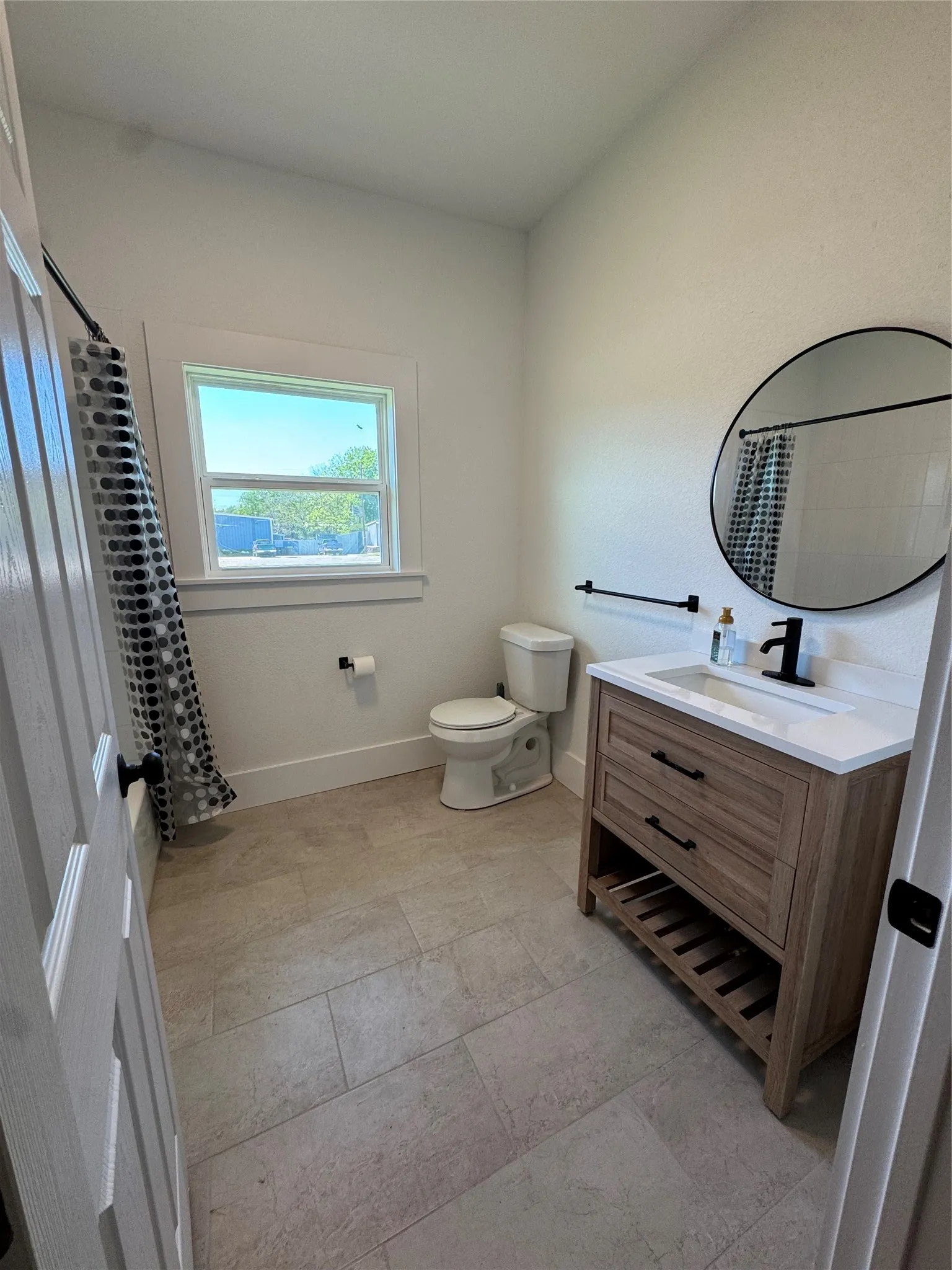 Single Family Residence For Sale in Johnson County , 204 W Westhill Drive, Cleburne, Texas 76033, 3 Bedroom, 2 Bathroom, Garage spaces, 1,040 Sqft, built in 1950, mls#21385375, Real Estate Agent in Cleburne, Homes For Sale in Johnson county, Homes For Sale in Cleburne, Realtor in Cleburne Texas, Real Estate Brokerage Independent Realty Texas, Luminita Cordes Realtor