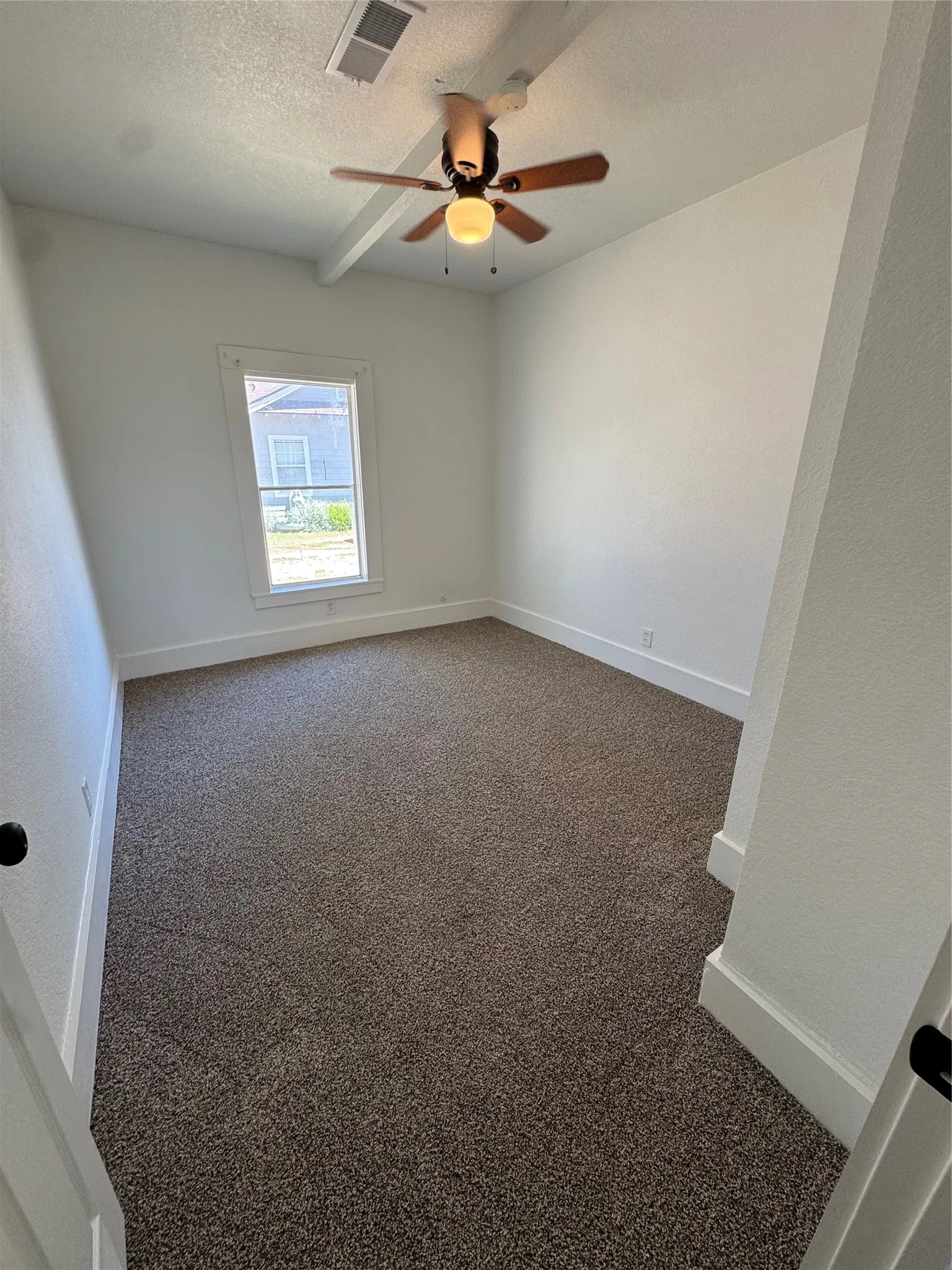 Single Family Residence For Sale in Johnson County , 204 W Westhill Drive, Cleburne, Texas 76033, 3 Bedroom, 2 Bathroom, Garage spaces, 1,040 Sqft, built in 1950, mls#21385375, Real Estate Agent in Cleburne, Homes For Sale in Johnson county, Homes For Sale in Cleburne, Realtor in Cleburne Texas, Real Estate Brokerage Independent Realty Texas, Luminita Cordes Realtor